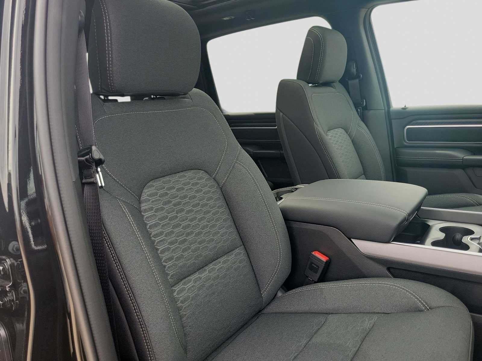 2026 RAM 1500 RAM 1500 LONE STAR CREW CAB 4X4 5'7' BOX