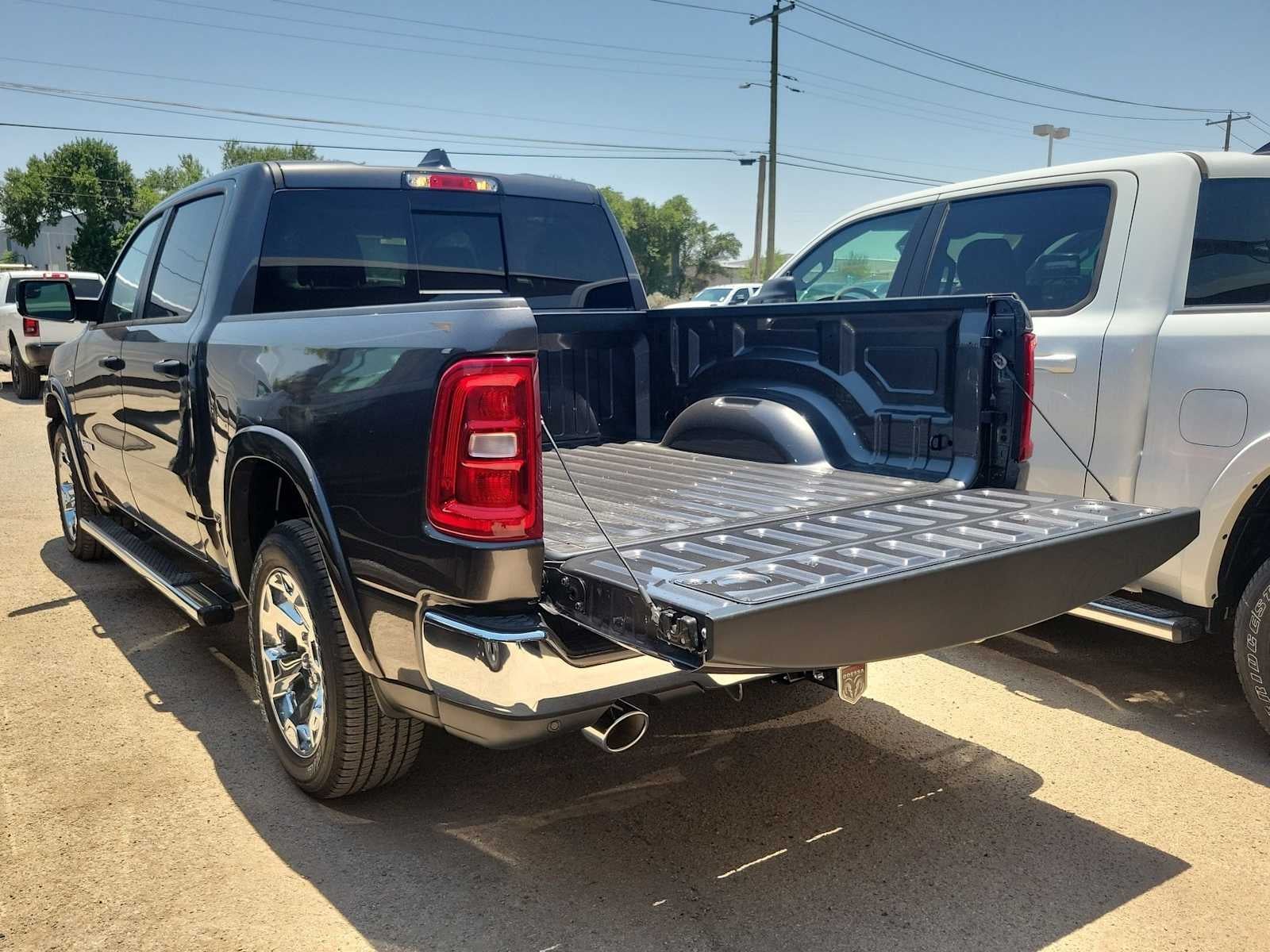 2026 RAM 1500 RAM 1500 LONE STAR CREW CAB 4X4 5'7' BOX