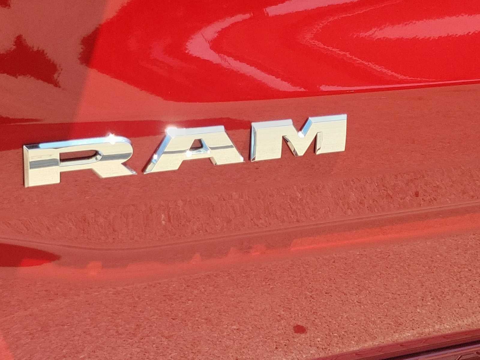2026 RAM 1500 RAM 1500 LONE STAR CREW CAB 4X4 5'7' BOX