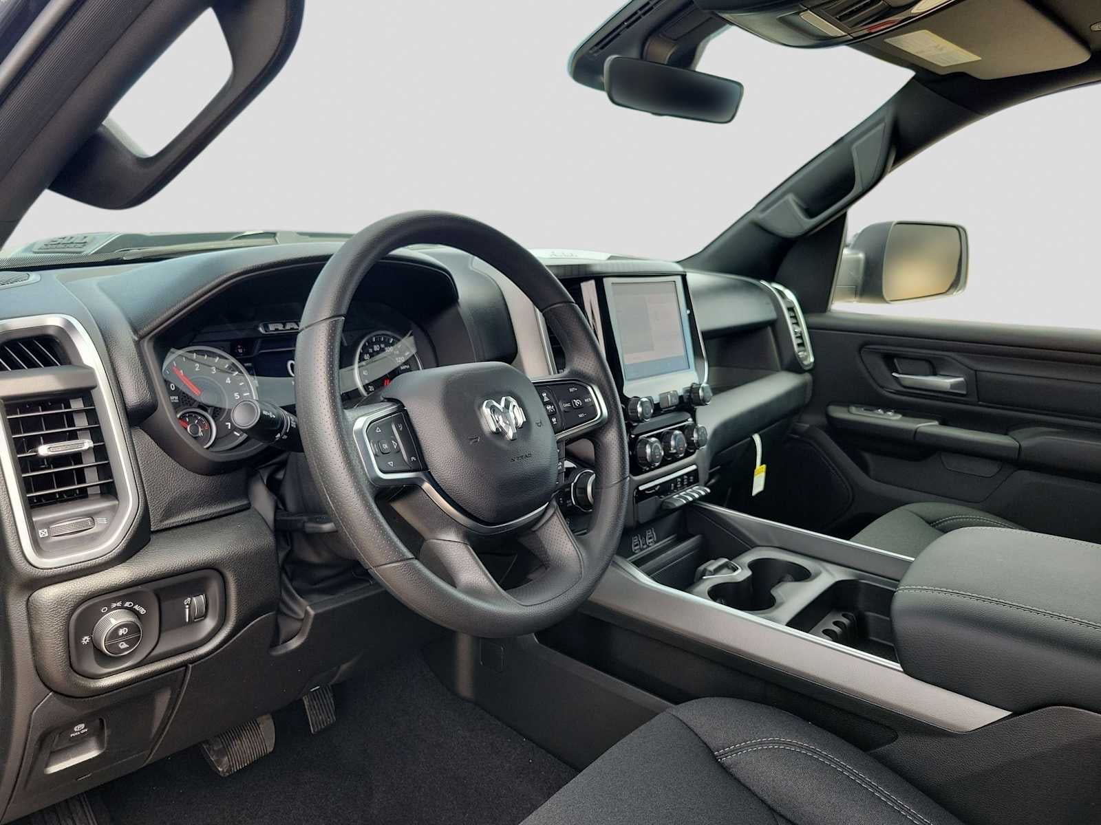 2026 RAM 1500 RAM 1500 EXPRESS CREW CAB 4X4 5'7' BOX