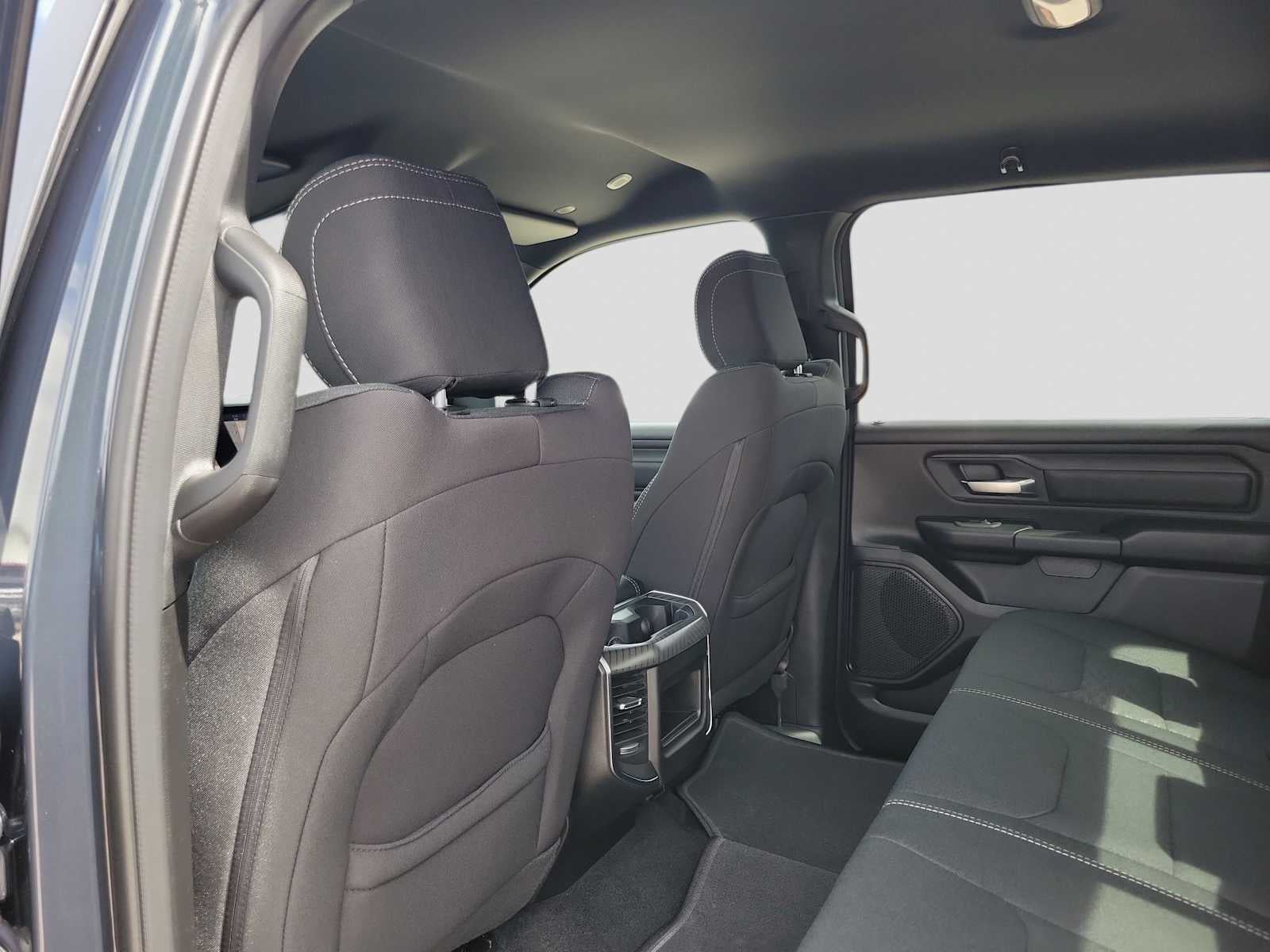 2026 RAM 1500 RAM 1500 EXPRESS CREW CAB 4X4 5'7' BOX