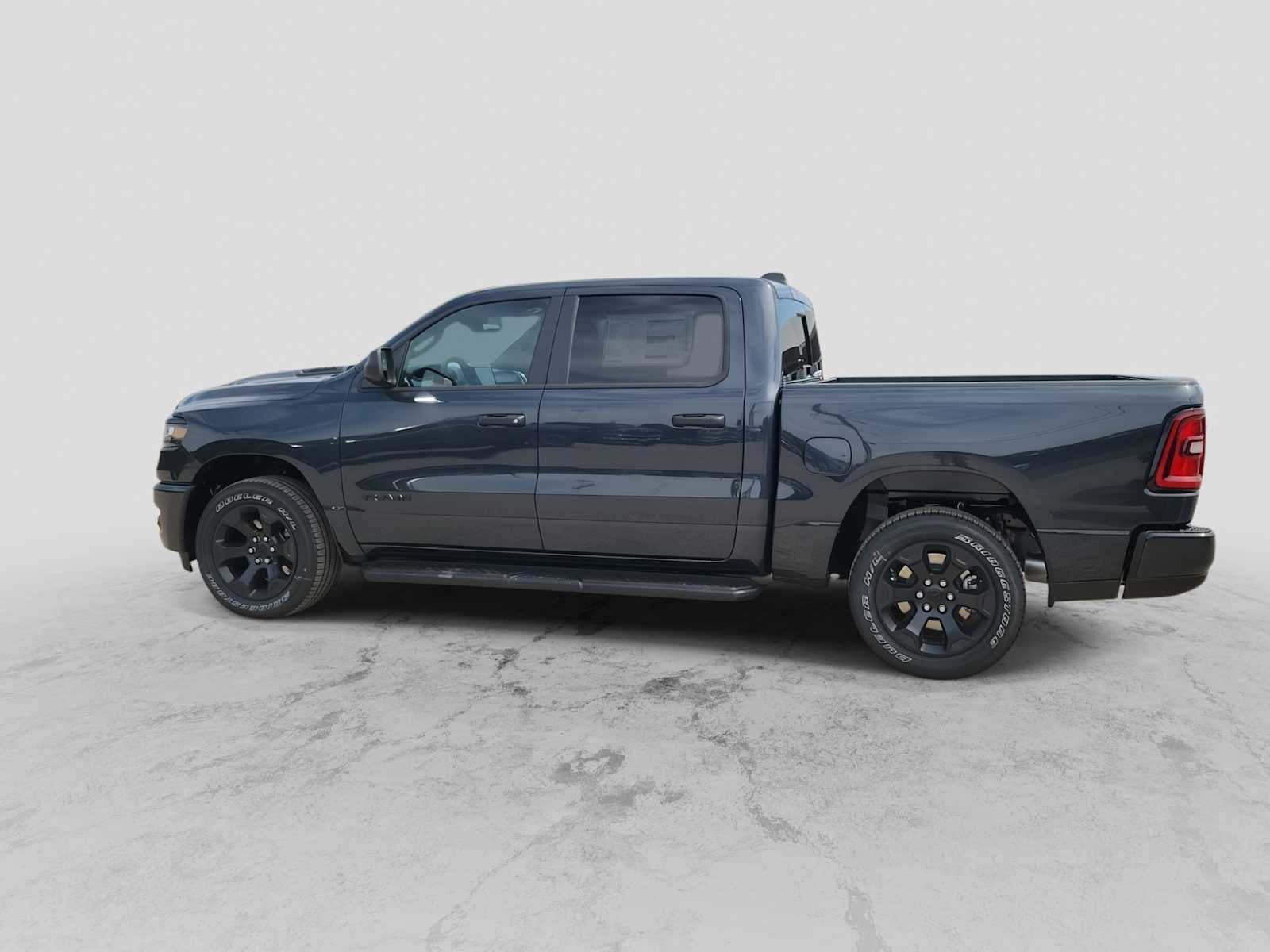 2026 RAM 1500 RAM 1500 EXPRESS CREW CAB 4X4 5'7' BOX