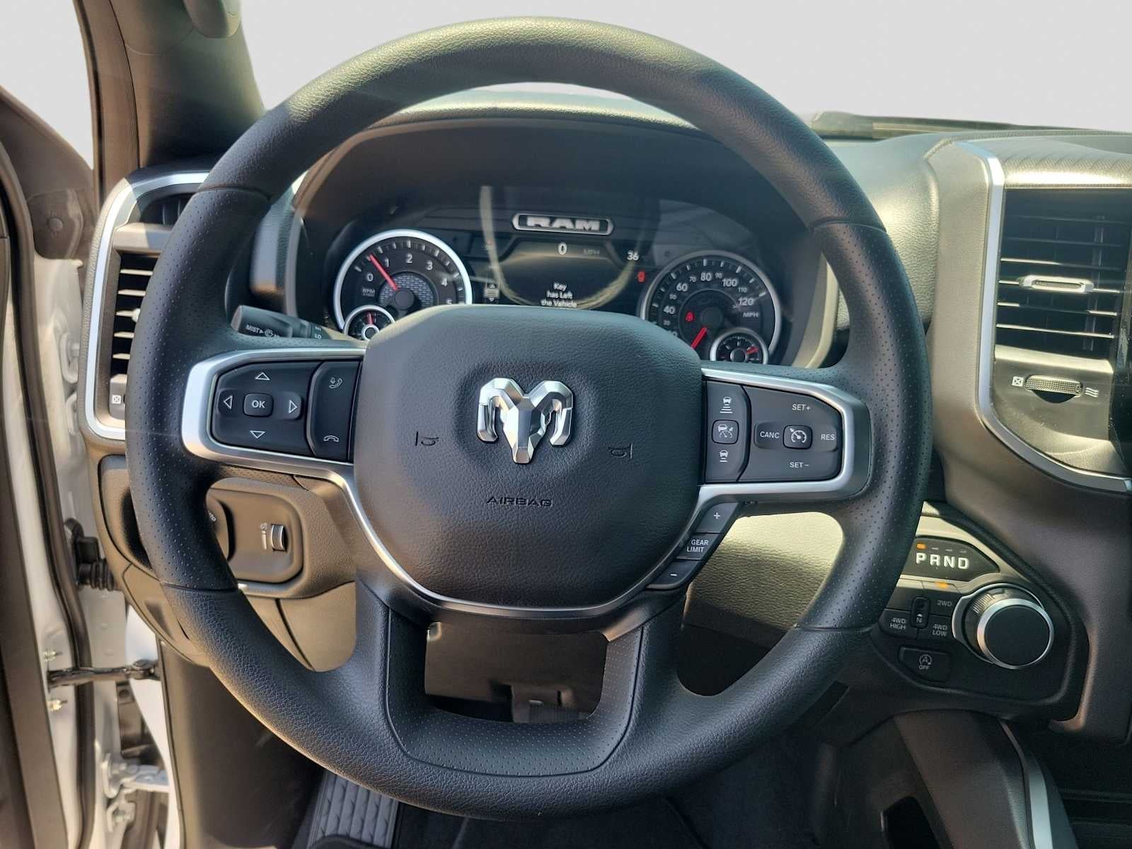 2026 RAM 1500 RAM 1500 EXPRESS CREW CAB 4X4 5'7' BOX