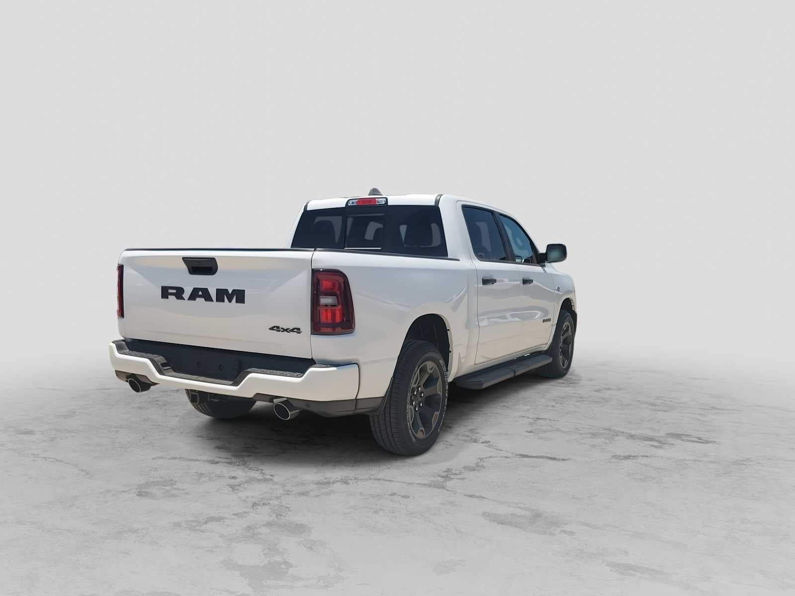 2026 RAM 1500 RAM 1500 EXPRESS CREW CAB 4X4 5'7' BOX