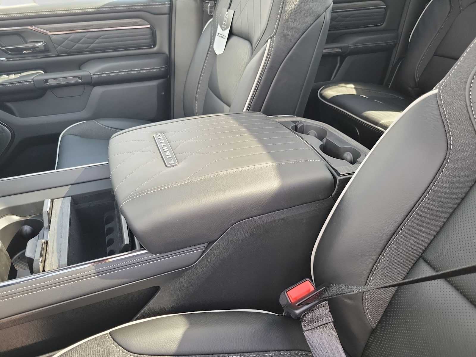 2026 RAM Ram 1500 RAM 1500 LIMITED CREW CAB 4X4 5'7' BOX