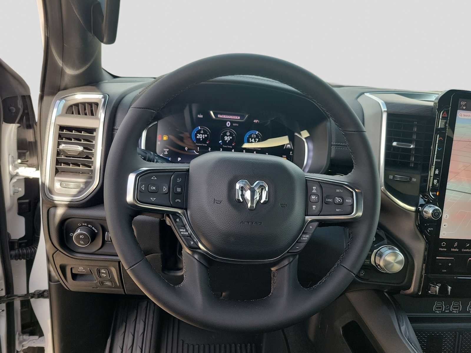 2026 RAM 1500 RAM 1500 LARAMIE CREW CAB 4X4 5'7' BOX