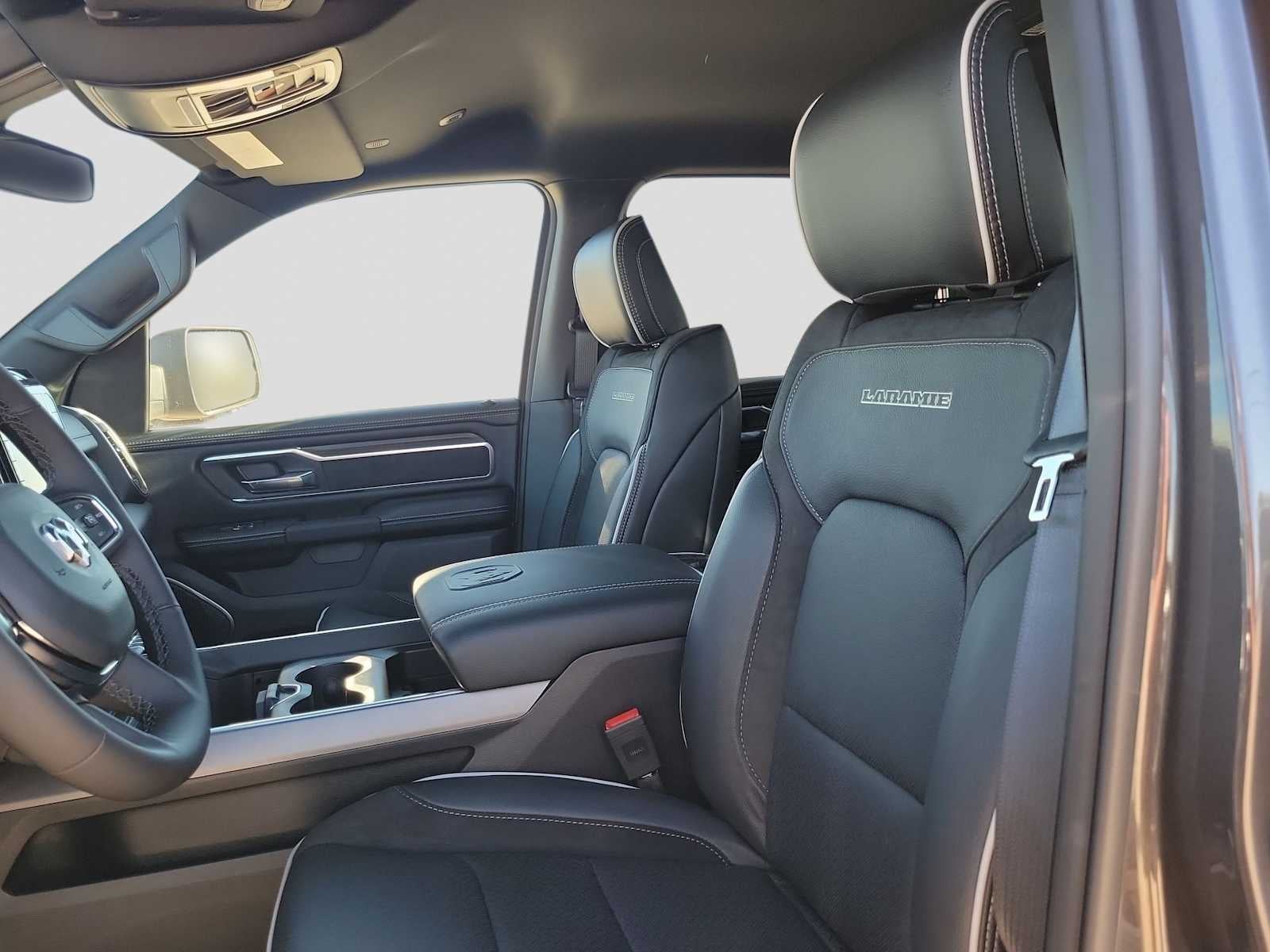 2026 RAM 1500 RAM 1500 LARAMIE CREW CAB 4X4 5'7' BOX