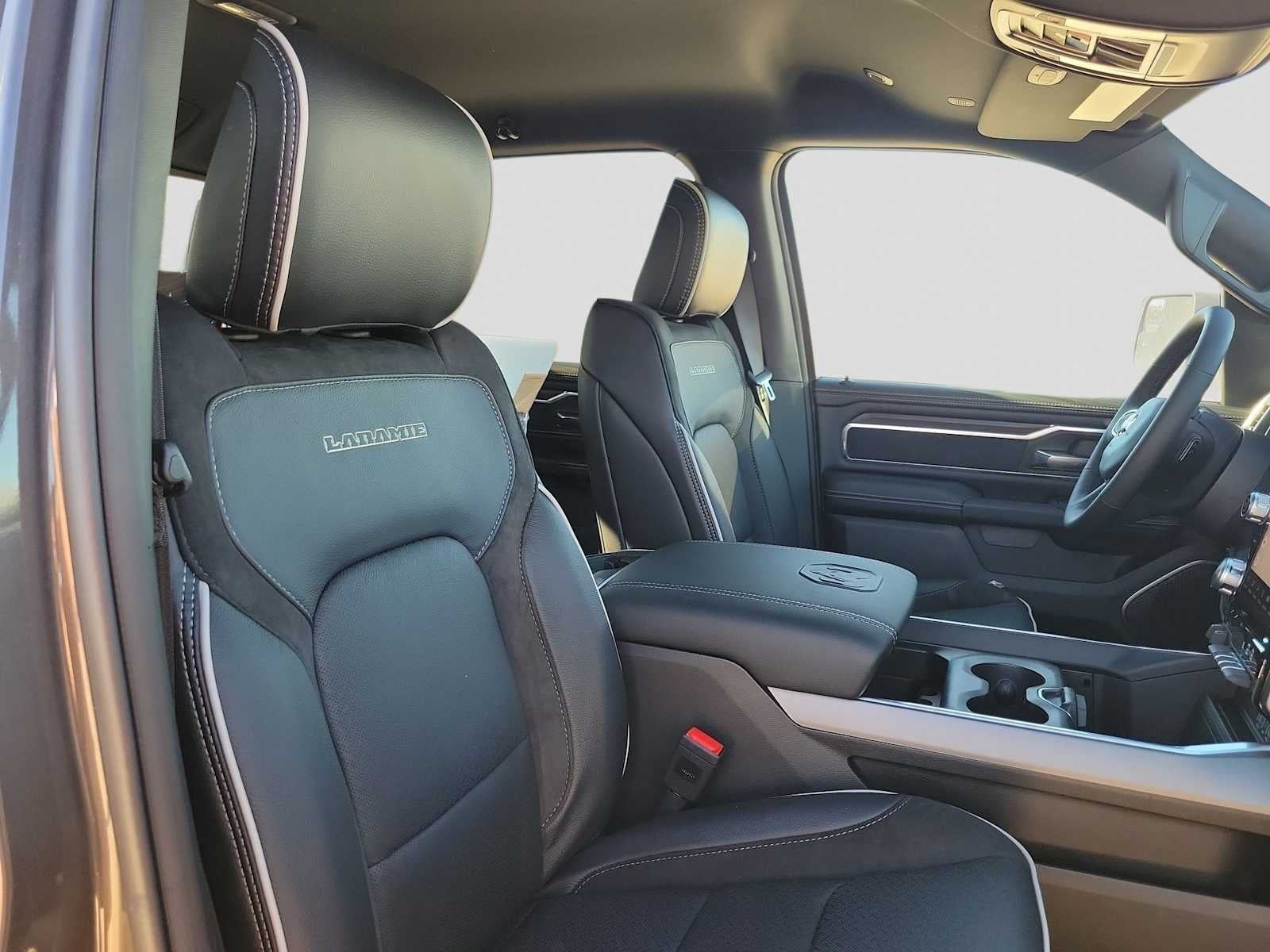 2026 RAM 1500 RAM 1500 LARAMIE CREW CAB 4X4 5'7' BOX