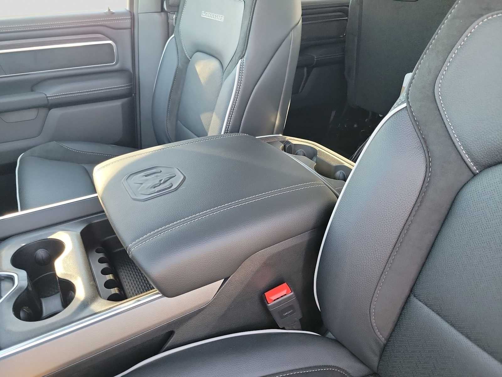 2026 RAM 1500 RAM 1500 LARAMIE CREW CAB 4X4 5'7' BOX