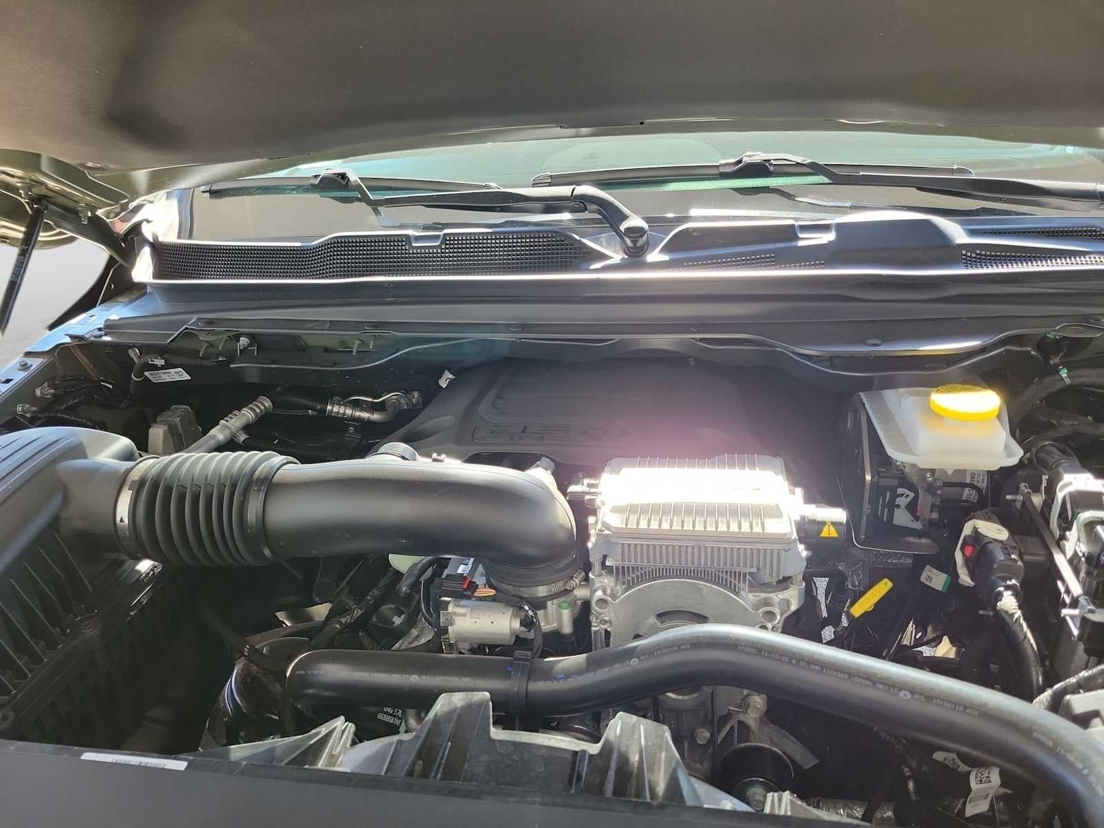 2026 RAM 1500 RAM 1500 LARAMIE CREW CAB 4X4 5'7' BOX