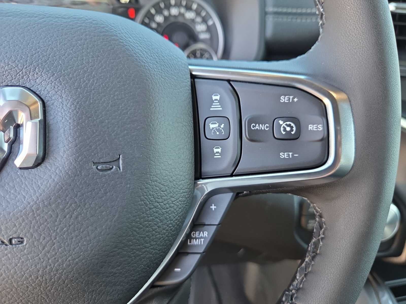 2026 RAM 1500 RAM 1500 LARAMIE CREW CAB 4X4 5'7' BOX
