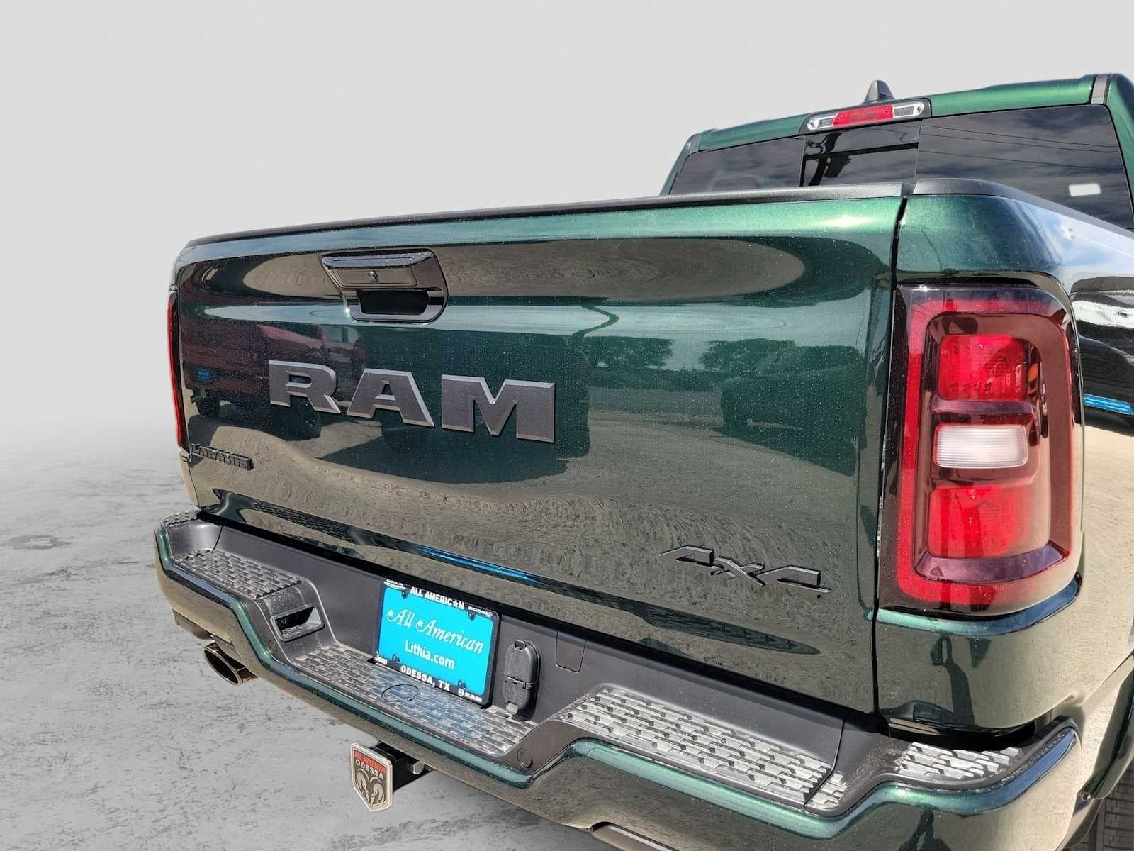 2026 RAM 1500 RAM 1500 LARAMIE CREW CAB 4X4 5'7' BOX
