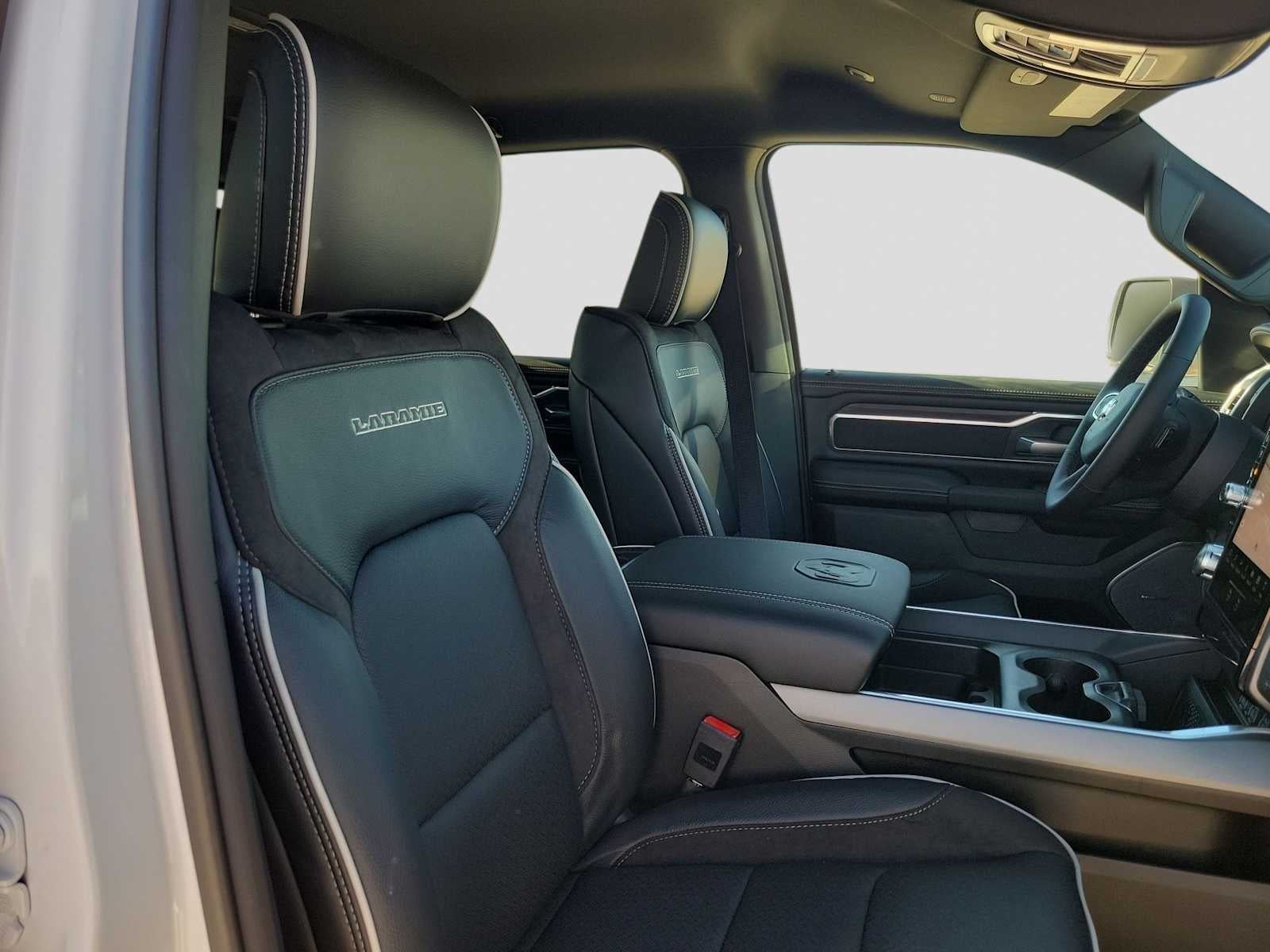 2026 RAM 1500 RAM 1500 LARAMIE CREW CAB 4X4 5'7' BOX