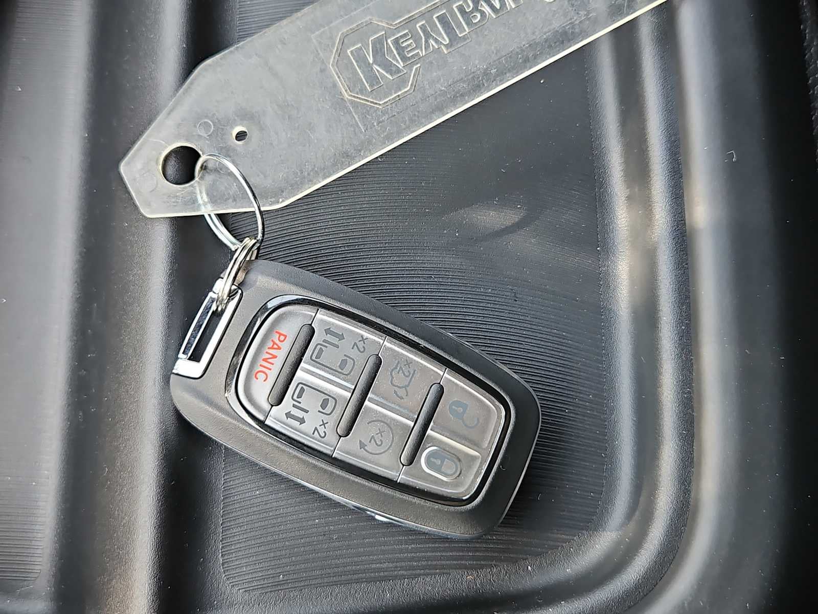 2027 Chrysler Pacifica Select