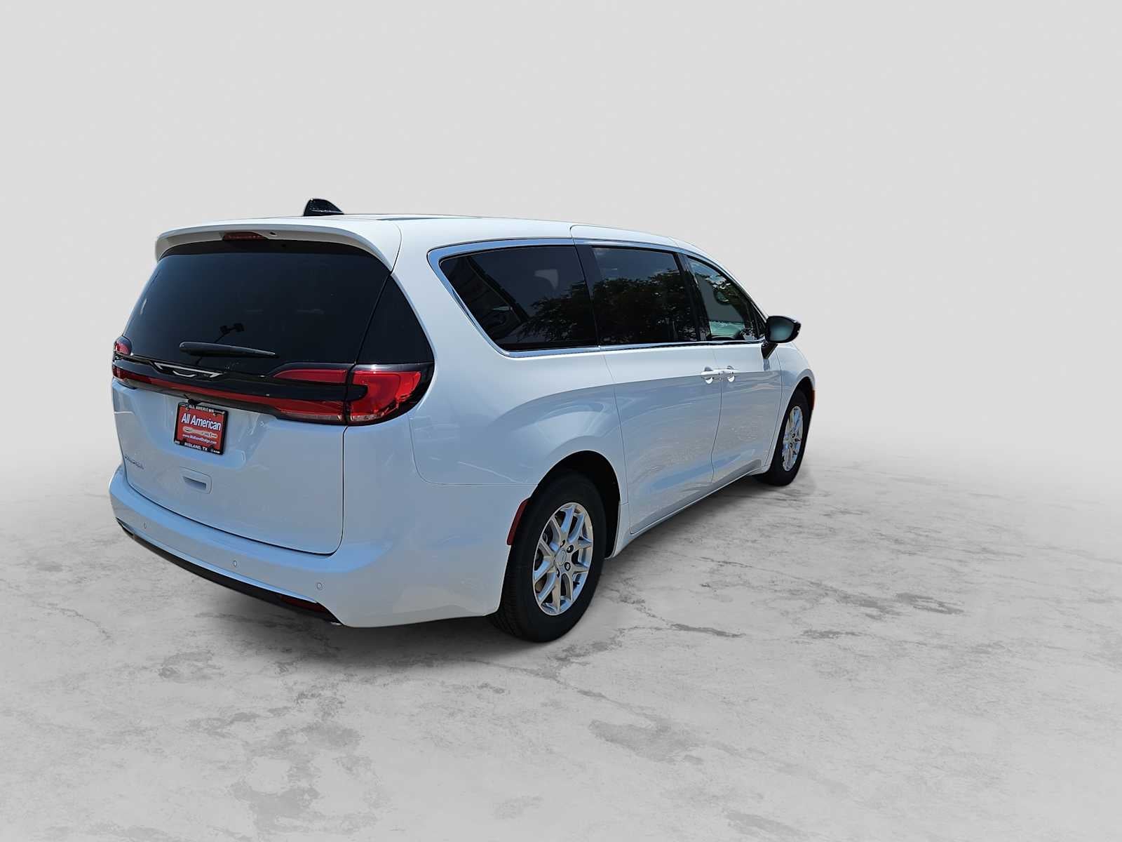 2027 Chrysler Pacifica Select