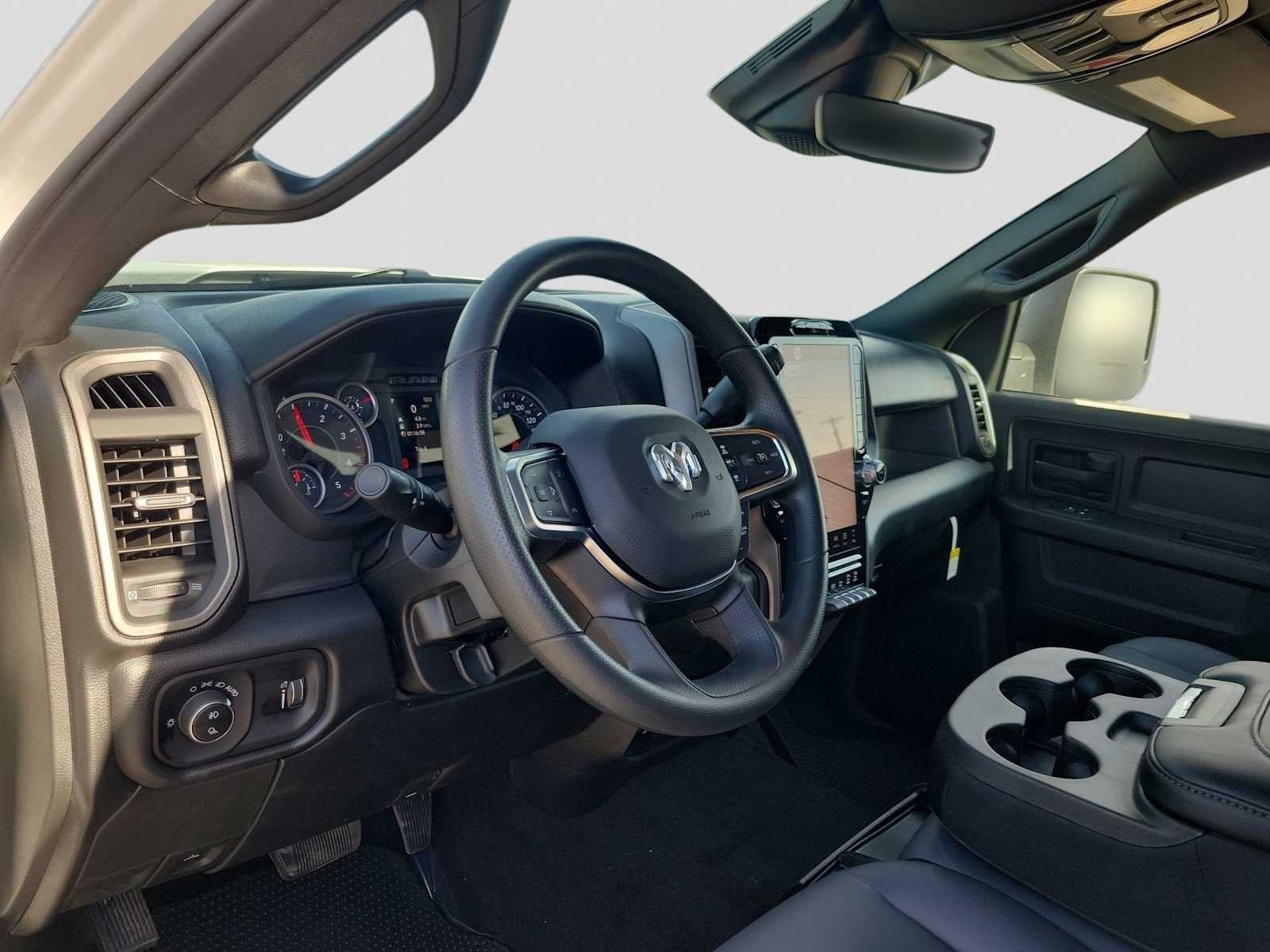 2026 RAM 3500 RAM 3500 TRADESMAN CREW CAB 4X4 8' BOX