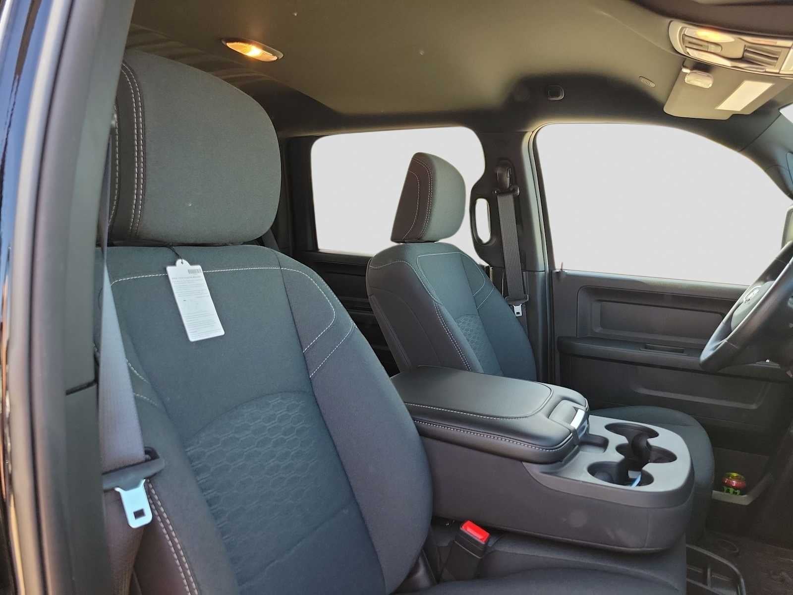 2026 RAM 3500 RAM 3500 TRADESMAN CREW CAB 4X4 8' BOX
