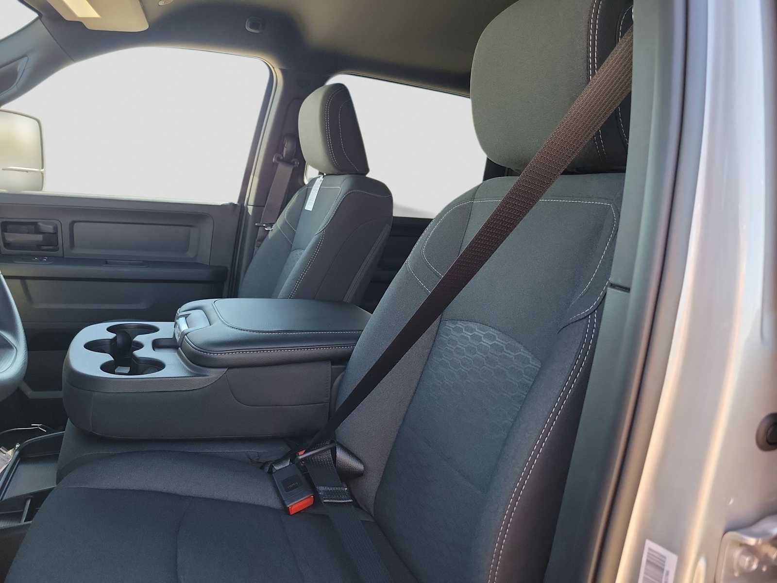 2026 RAM 3500 RAM 3500 TRADESMAN CREW CAB 4X4 8' BOX