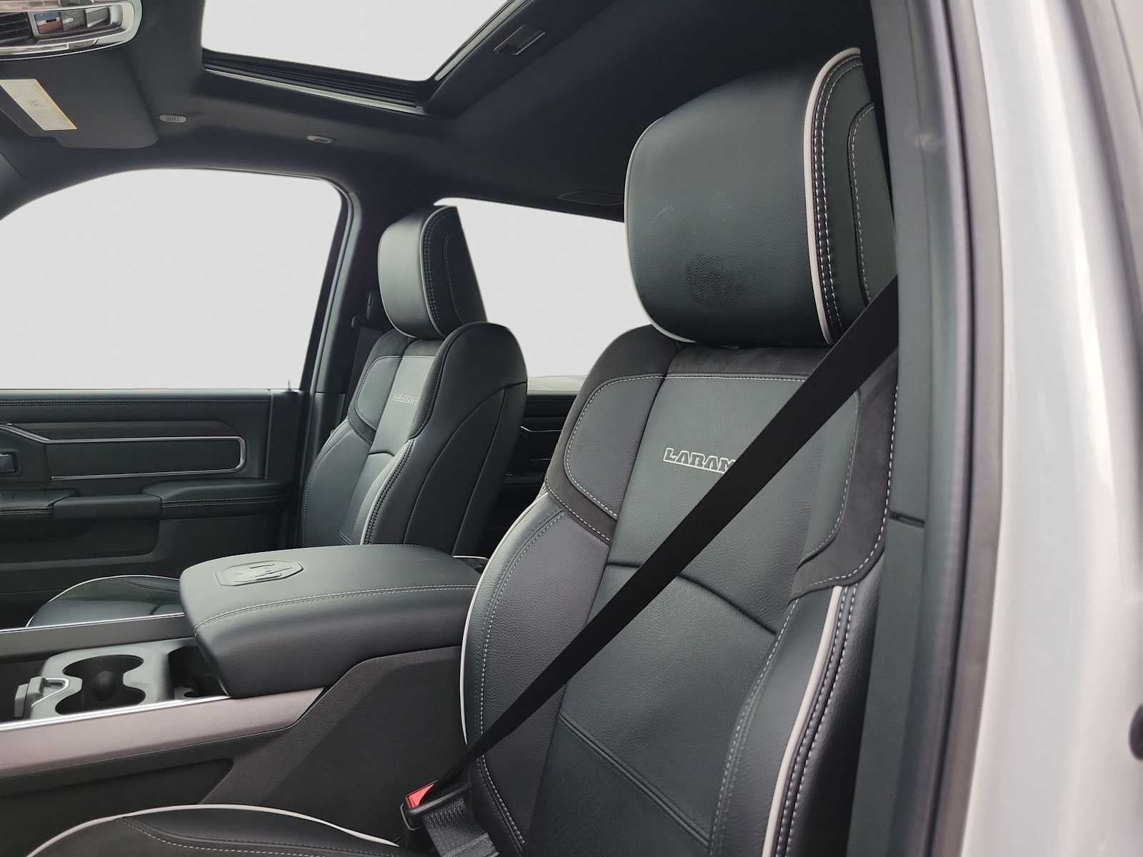 2026 RAM 3500 RAM 3500 LARAMIE CREW CAB 4X4 8' BOX
