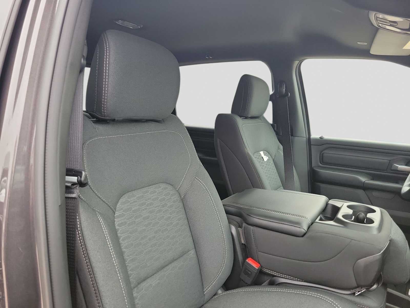 2026 RAM Ram 1500 RAM 1500 EXPRESS CREW CAB 4X2 5'7' BOX