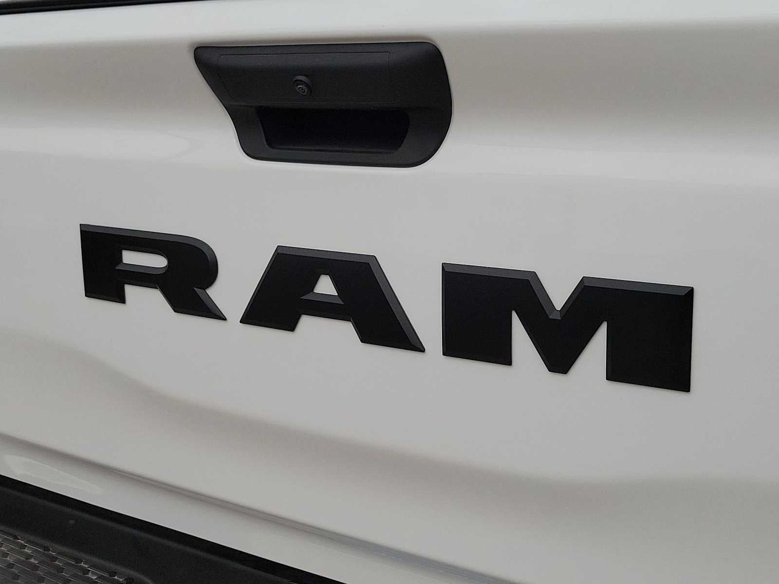2026 RAM 1500 RAM 1500 EXPRESS CREW CAB 4X2 5'7' BOX