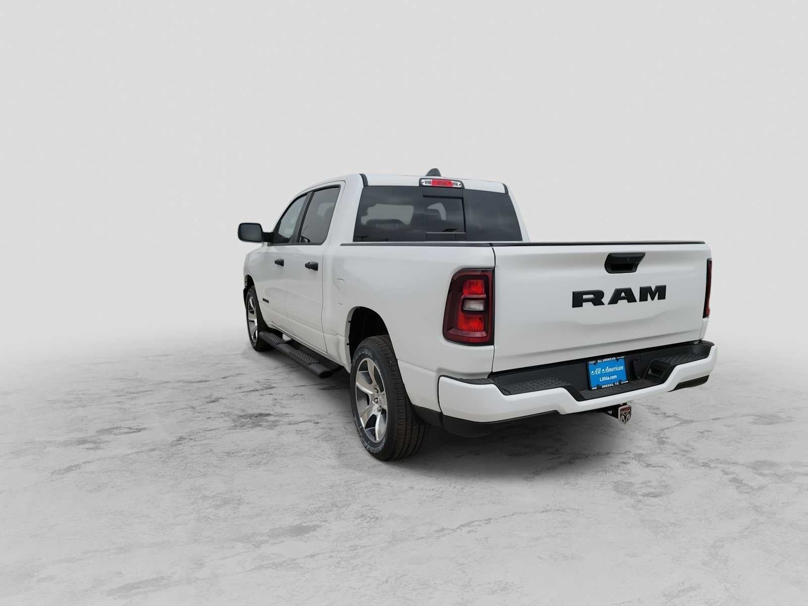 2026 RAM 1500 RAM 1500 EXPRESS CREW CAB 4X2 5'7' BOX