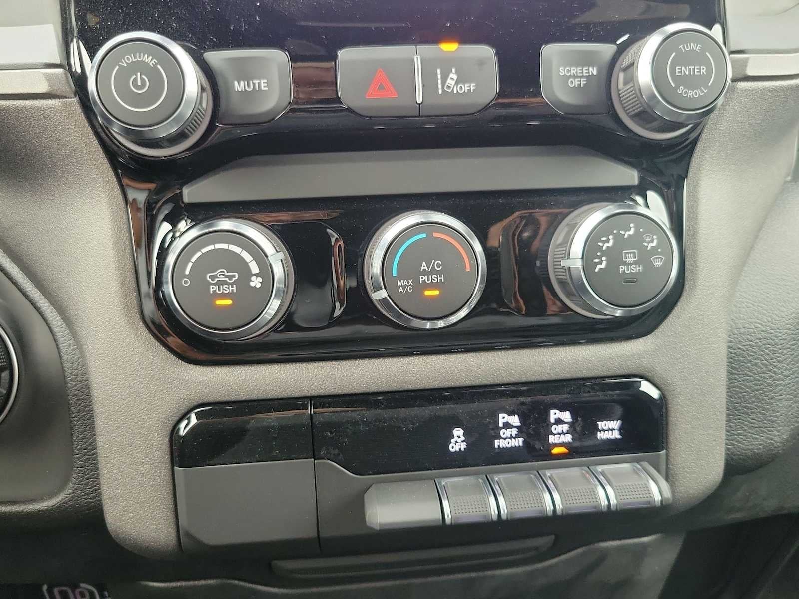 2026 RAM 1500 RAM 1500 EXPRESS CREW CAB 4X2 5'7' BOX