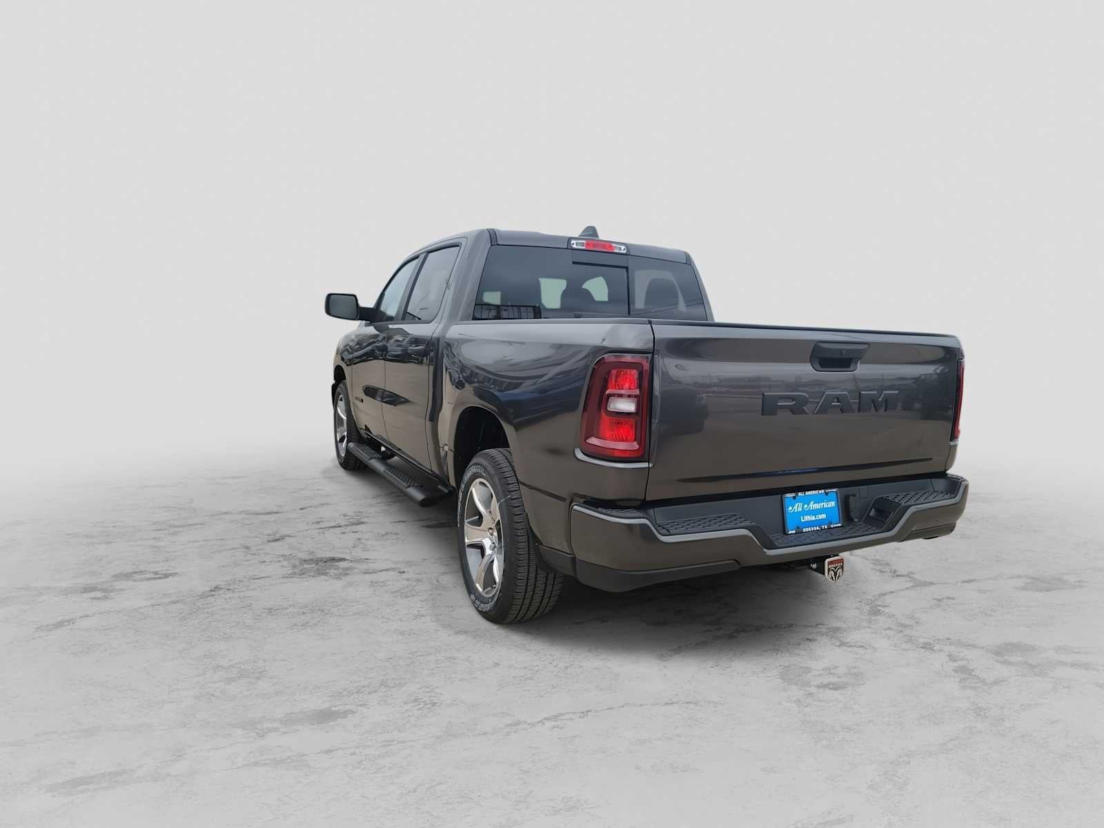 2026 RAM 1500 RAM 1500 EXPRESS CREW CAB 4X2 5'7' BOX