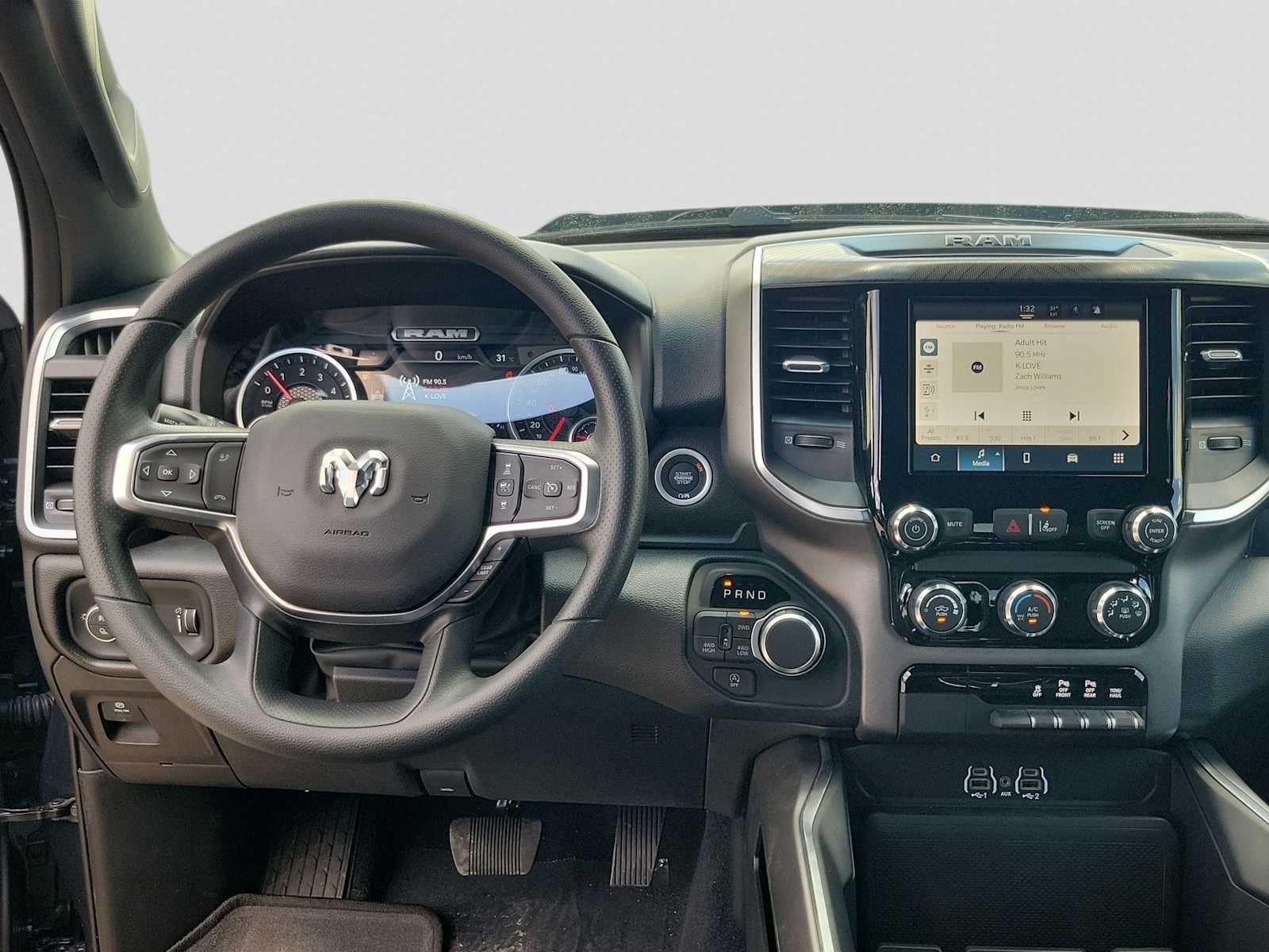 2026 RAM 1500 RAM 1500 EXPRESS CREW CAB 4X4 5'7' BOX