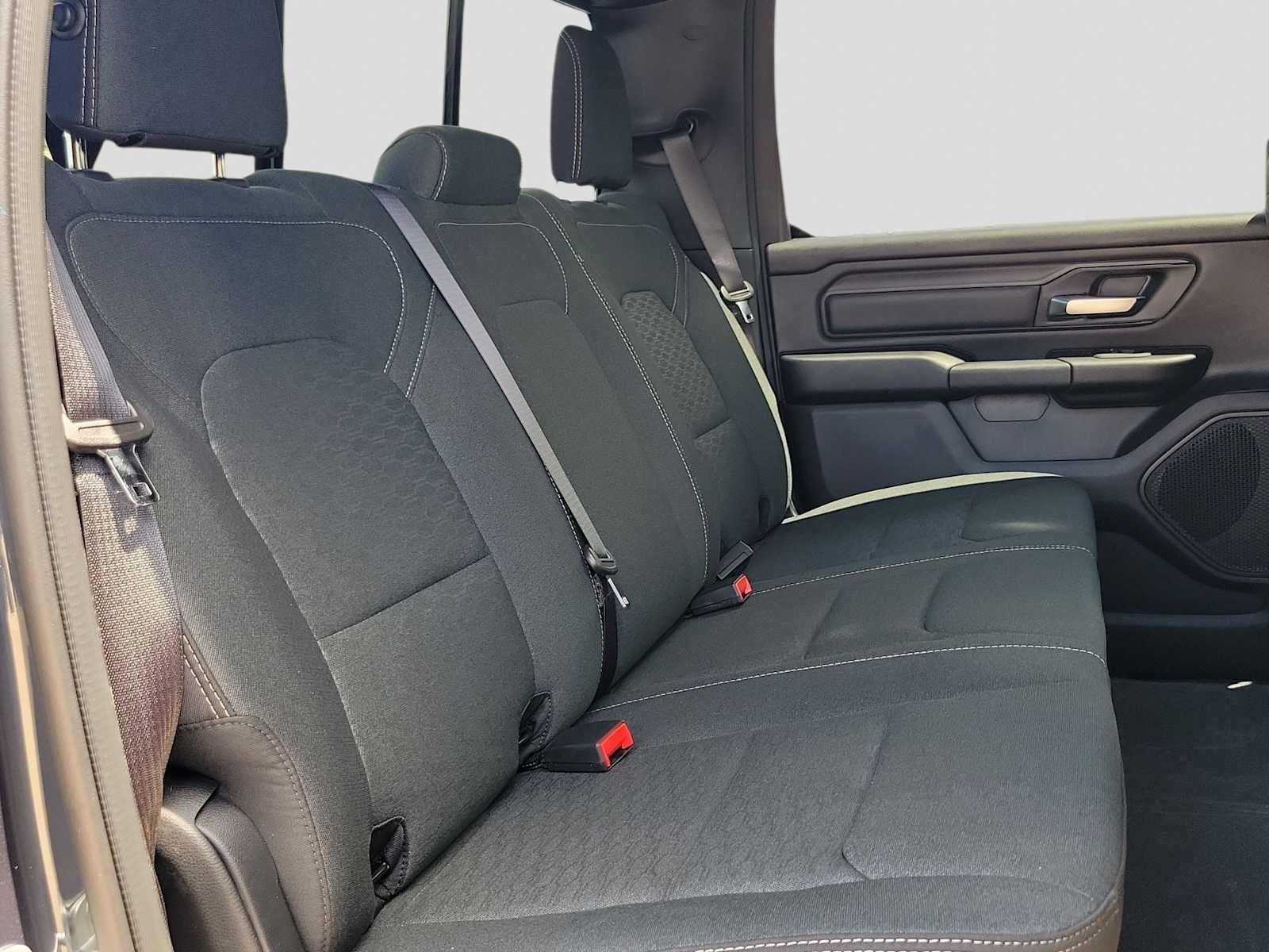2026 RAM 1500 RAM 1500 EXPRESS CREW CAB 4X4 5'7' BOX