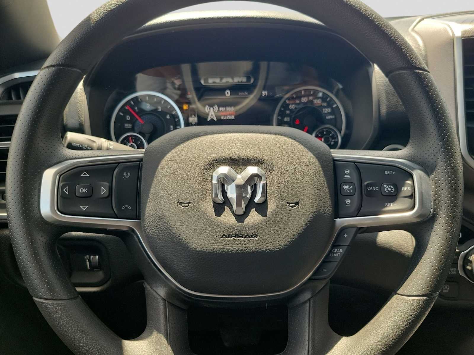 2026 RAM 1500 RAM 1500 EXPRESS CREW CAB 4X4 5'7' BOX