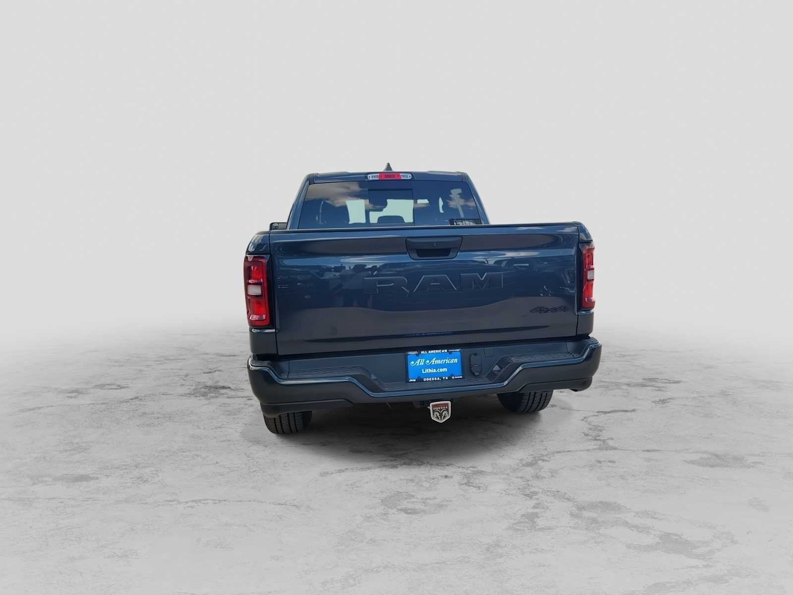 2026 RAM 1500 RAM 1500 EXPRESS CREW CAB 4X4 5'7' BOX