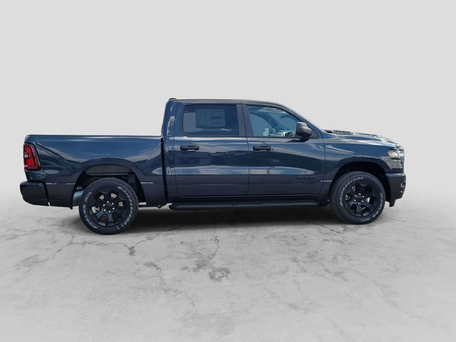 2026 RAM 1500 RAM 1500 EXPRESS CREW CAB 4X4 5'7' BOX