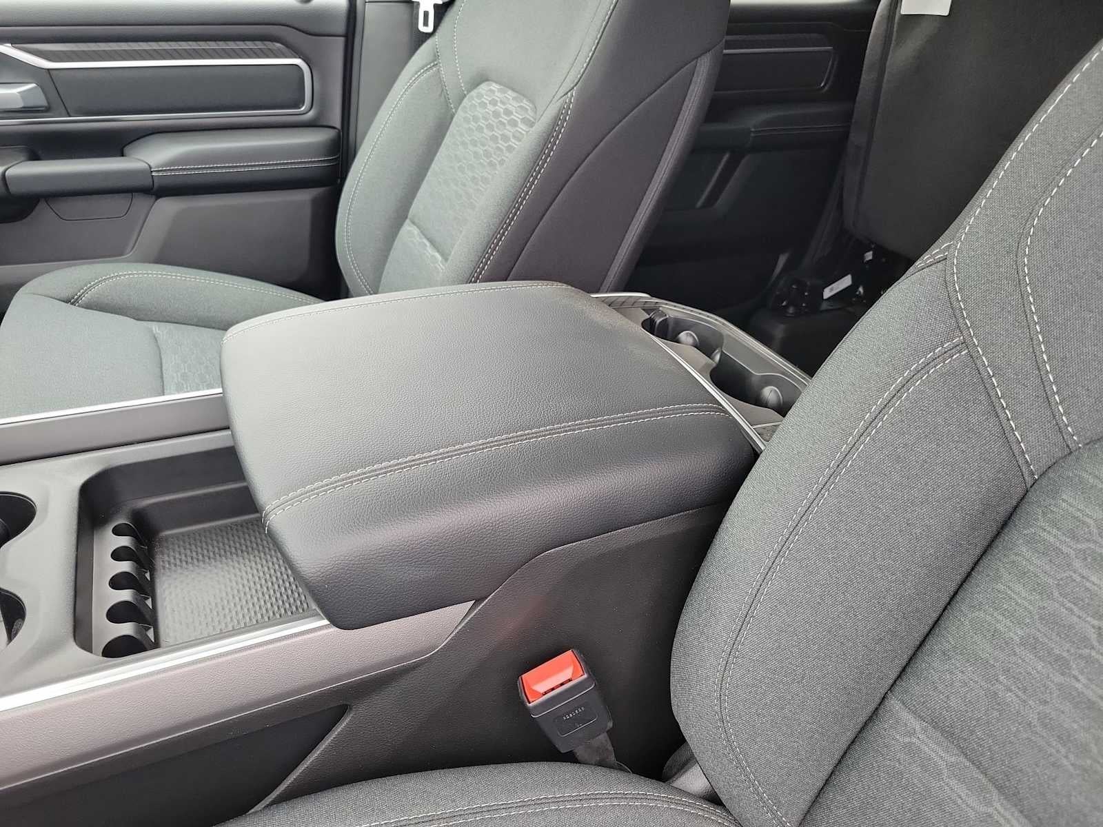 2026 RAM Ram 1500 RAM 1500 LONE STAR CREW CAB 4X4 5'7' BOX