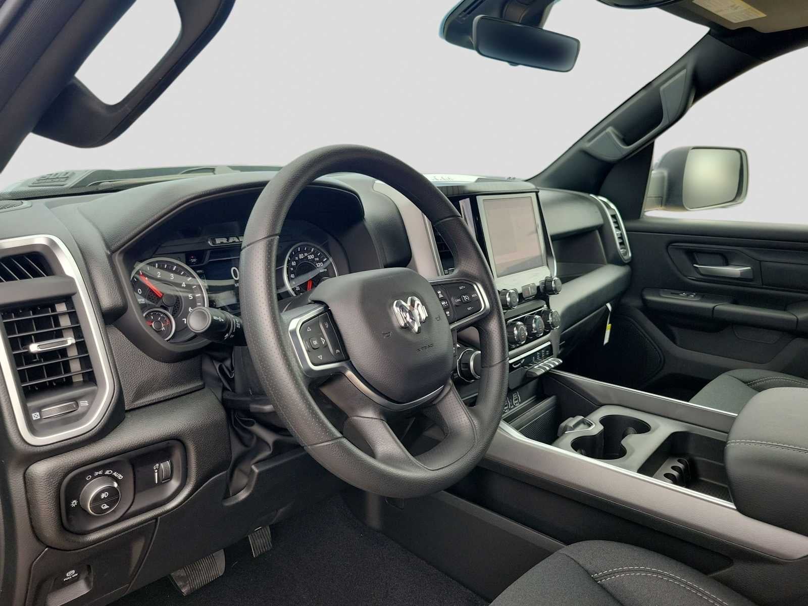 2026 RAM Ram 1500 RAM 1500 EXPRESS CREW CAB 4X4 5'7' BOX