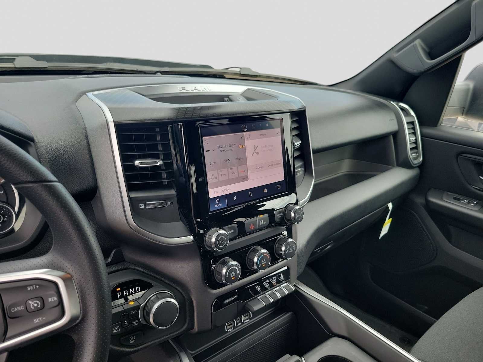 2026 RAM Ram 1500 RAM 1500 EXPRESS CREW CAB 4X4 5'7' BOX