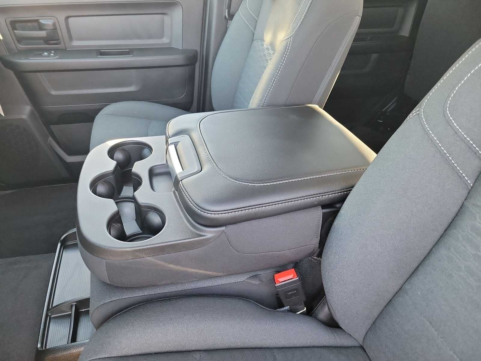 2026 RAM 2500 RAM 2500 TRADESMAN CREW CAB 4X4 6'4' BOX