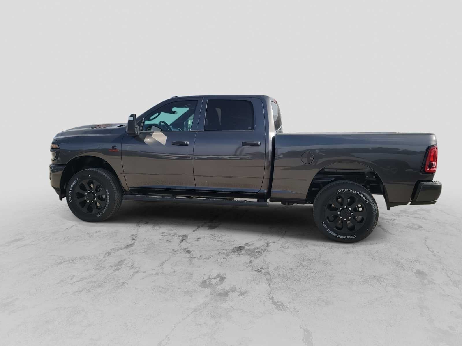 2026 RAM Ram 2500 RAM 2500 BLACK EXPRESS CREW CAB 4X4 6'4' BOX