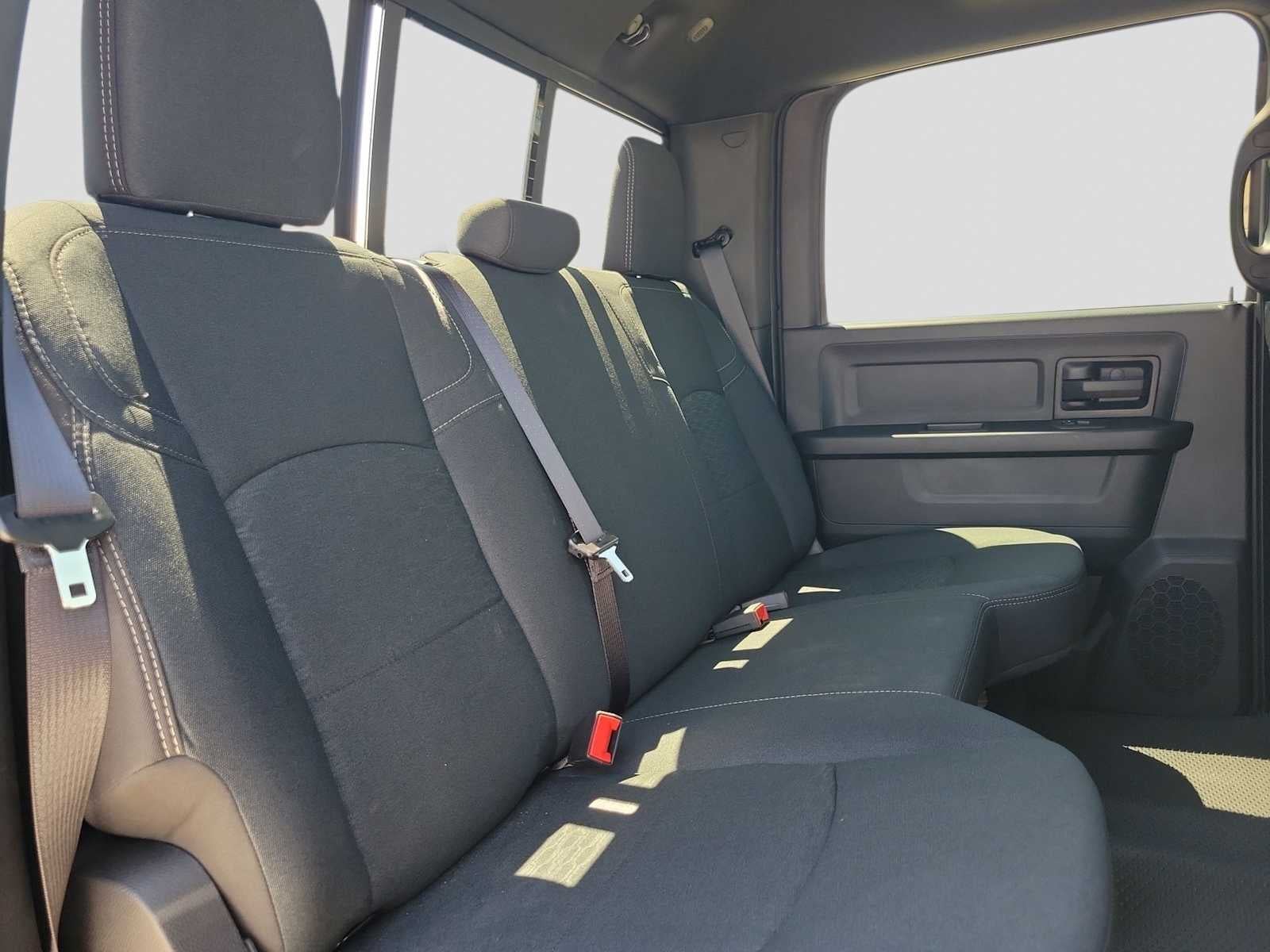 2026 RAM 2500 RAM 2500 BLACK EXPRESS CREW CAB 4X4 6'4' BOX