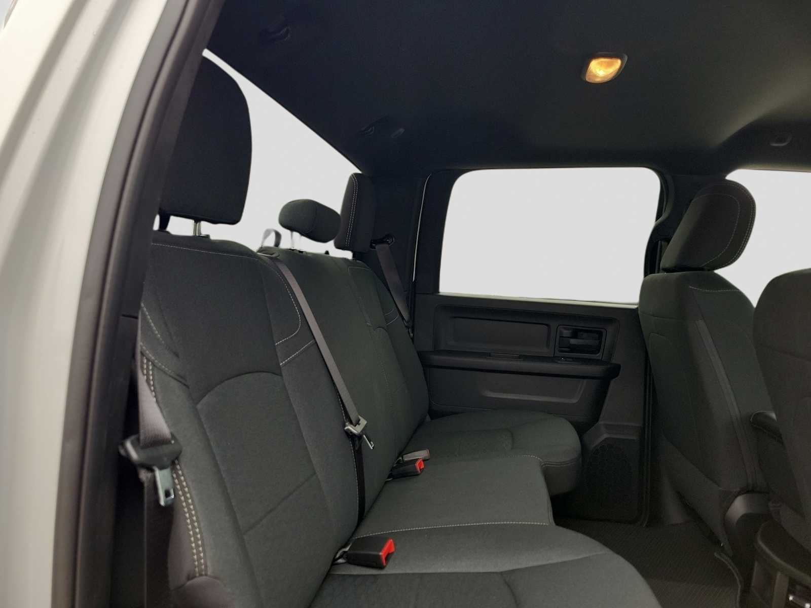 2026 RAM Ram 2500 RAM 2500 BLACK EXPRESS CREW CAB 4X4 6'4' BOX