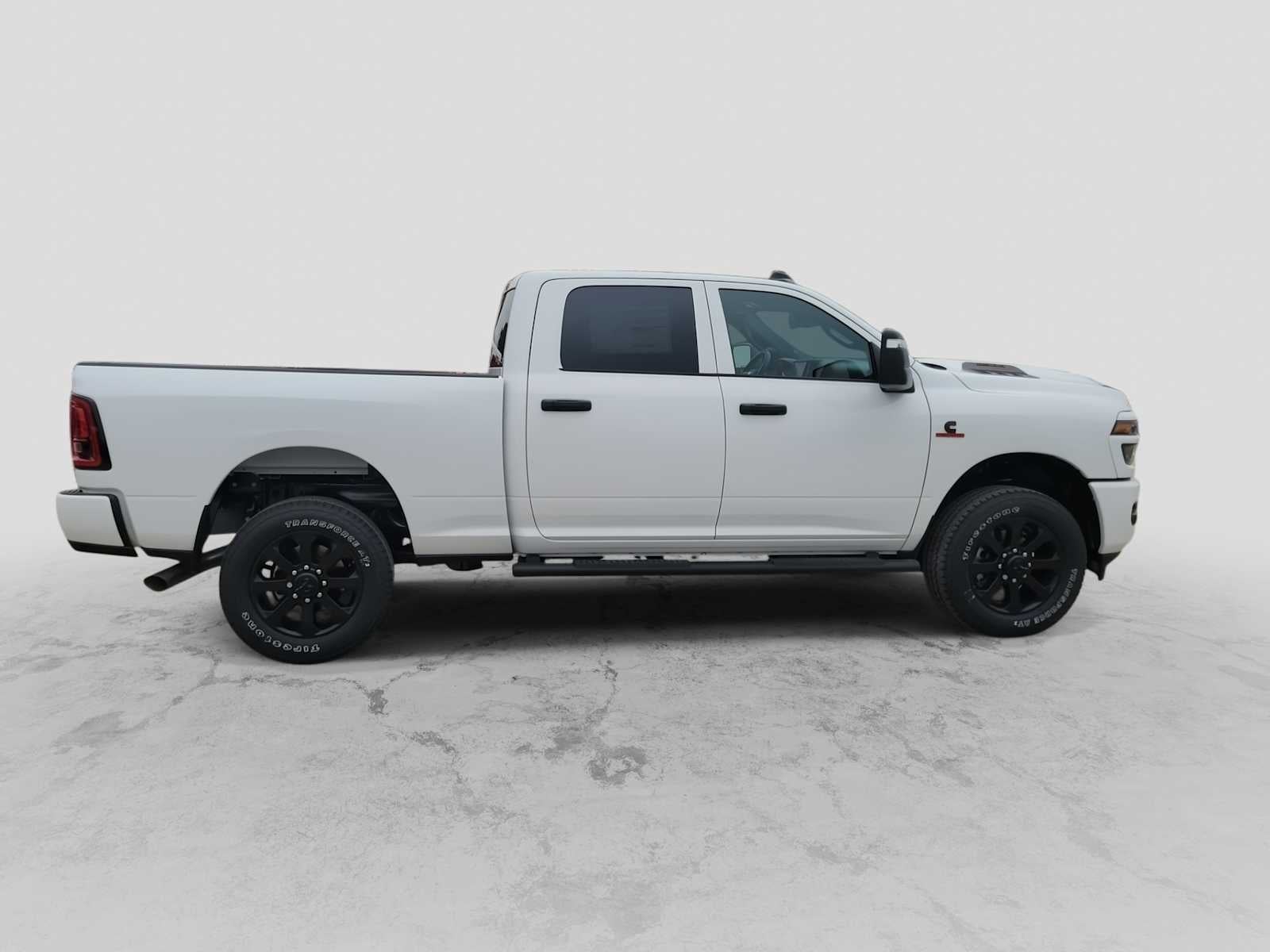 2026 RAM Ram 2500 RAM 2500 BLACK EXPRESS CREW CAB 4X4 6'4' BOX