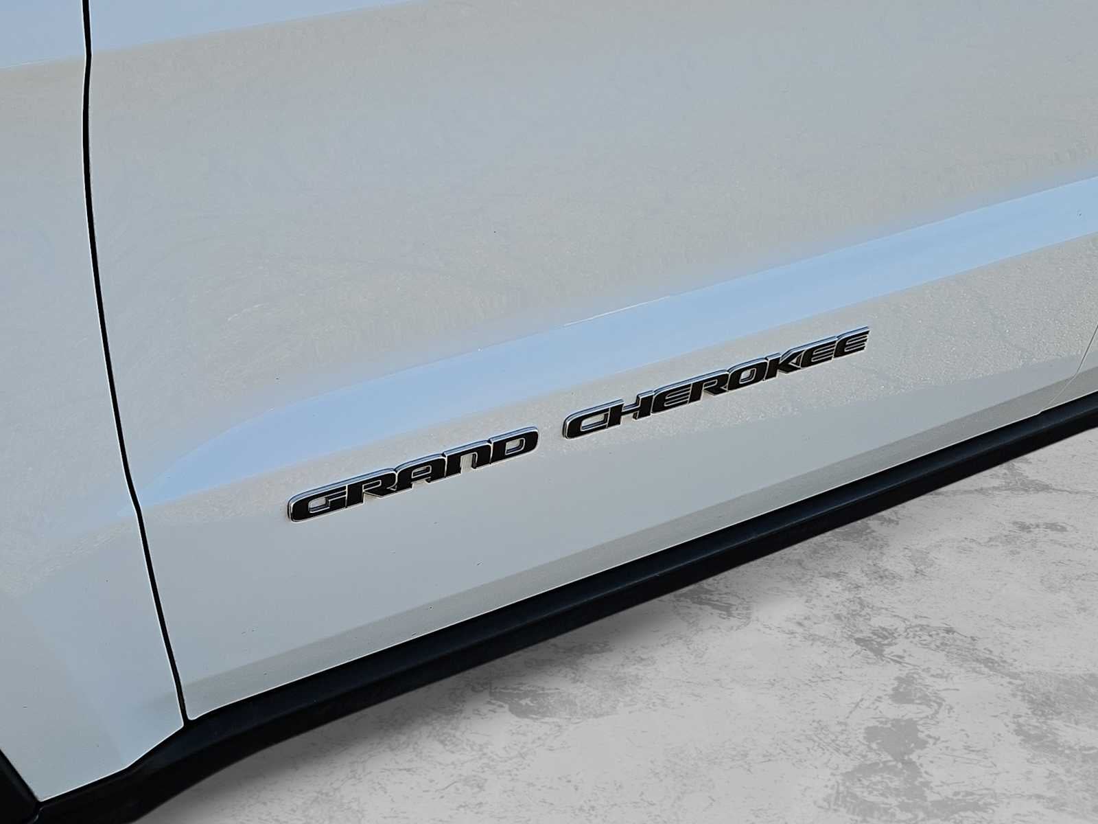 2021 Jeep Grand Cherokee Laredo E 4x2