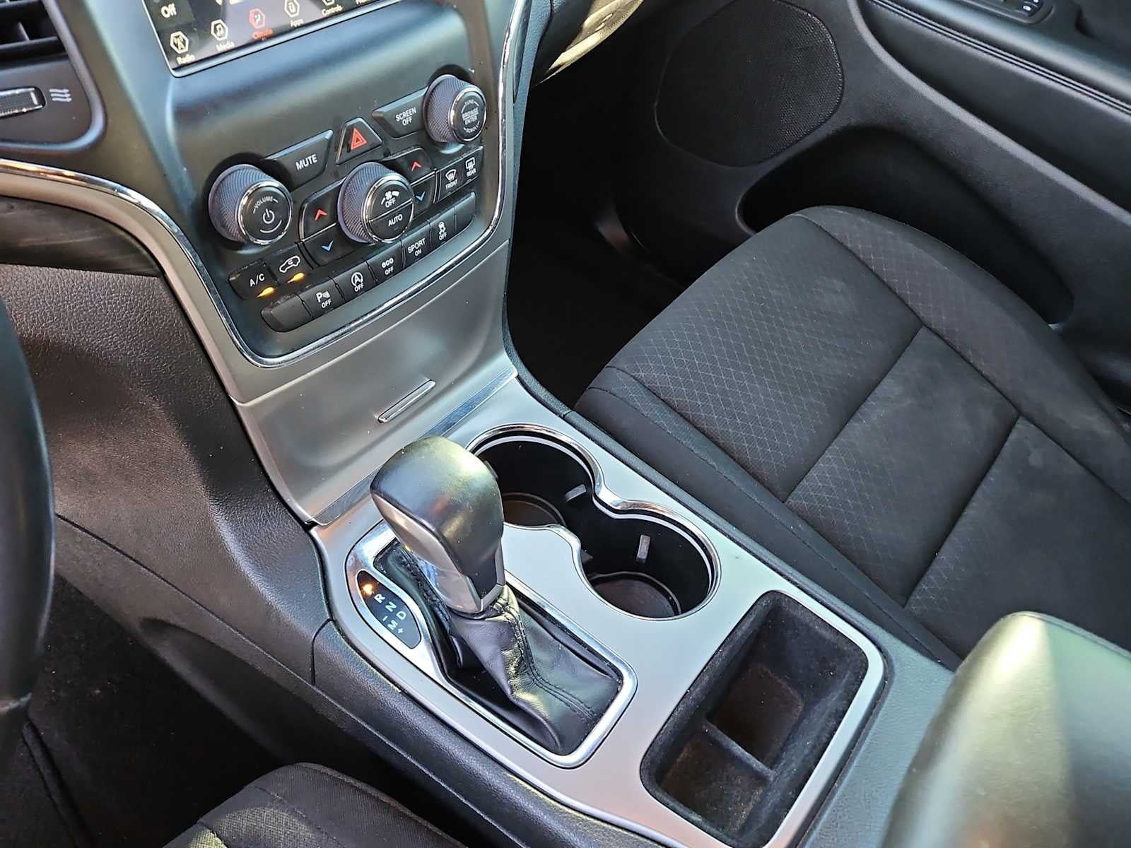 2021 Jeep Grand Cherokee Laredo E 4x2