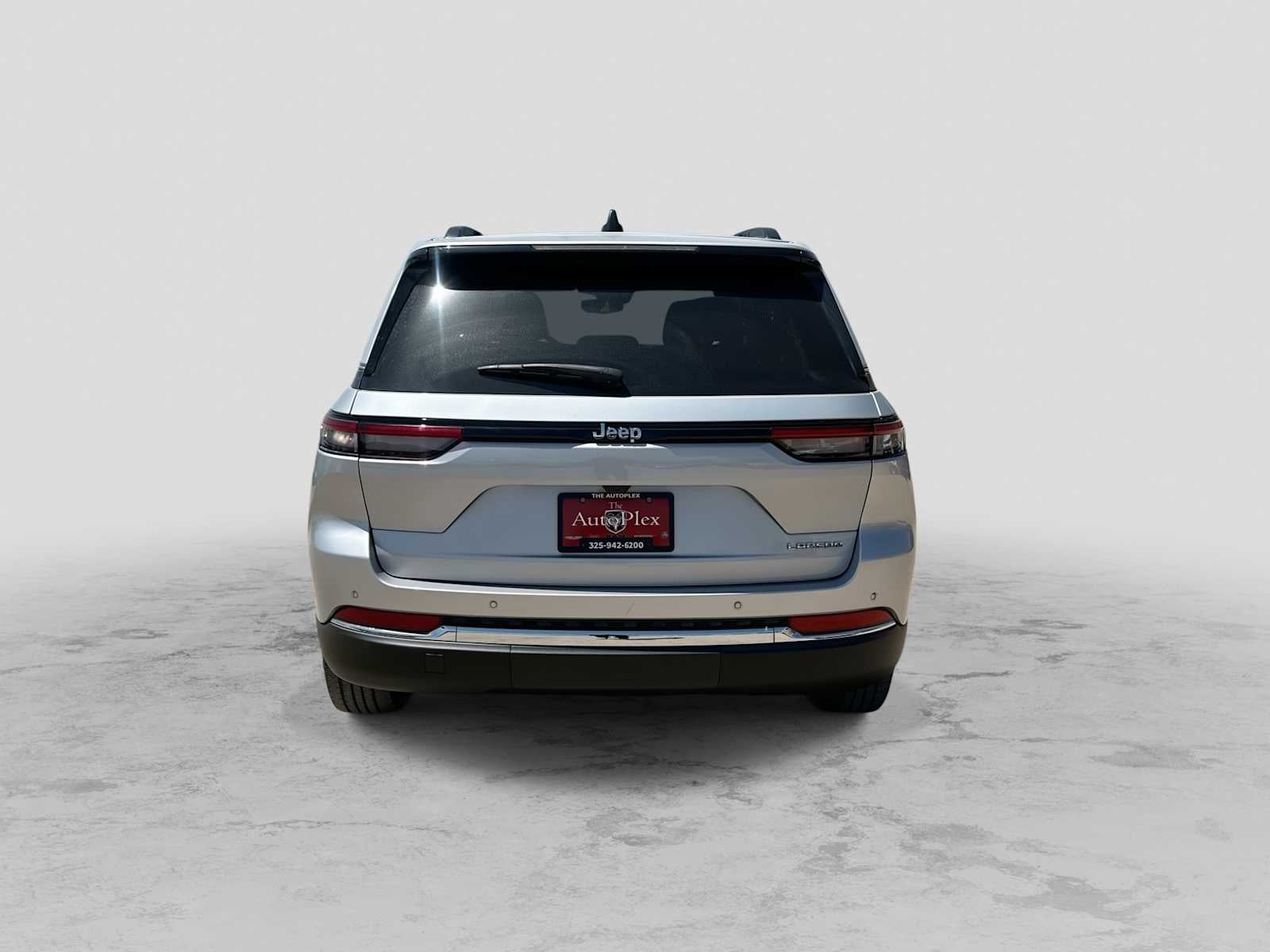 2024 Jeep Grand Cherokee Laredo 4x2