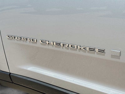 2024 Jeep Grand Cherokee Laredo 4x2