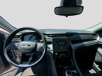 2024 Jeep Grand Cherokee Laredo 4x2