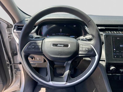 2024 Jeep Grand Cherokee Laredo 4x2