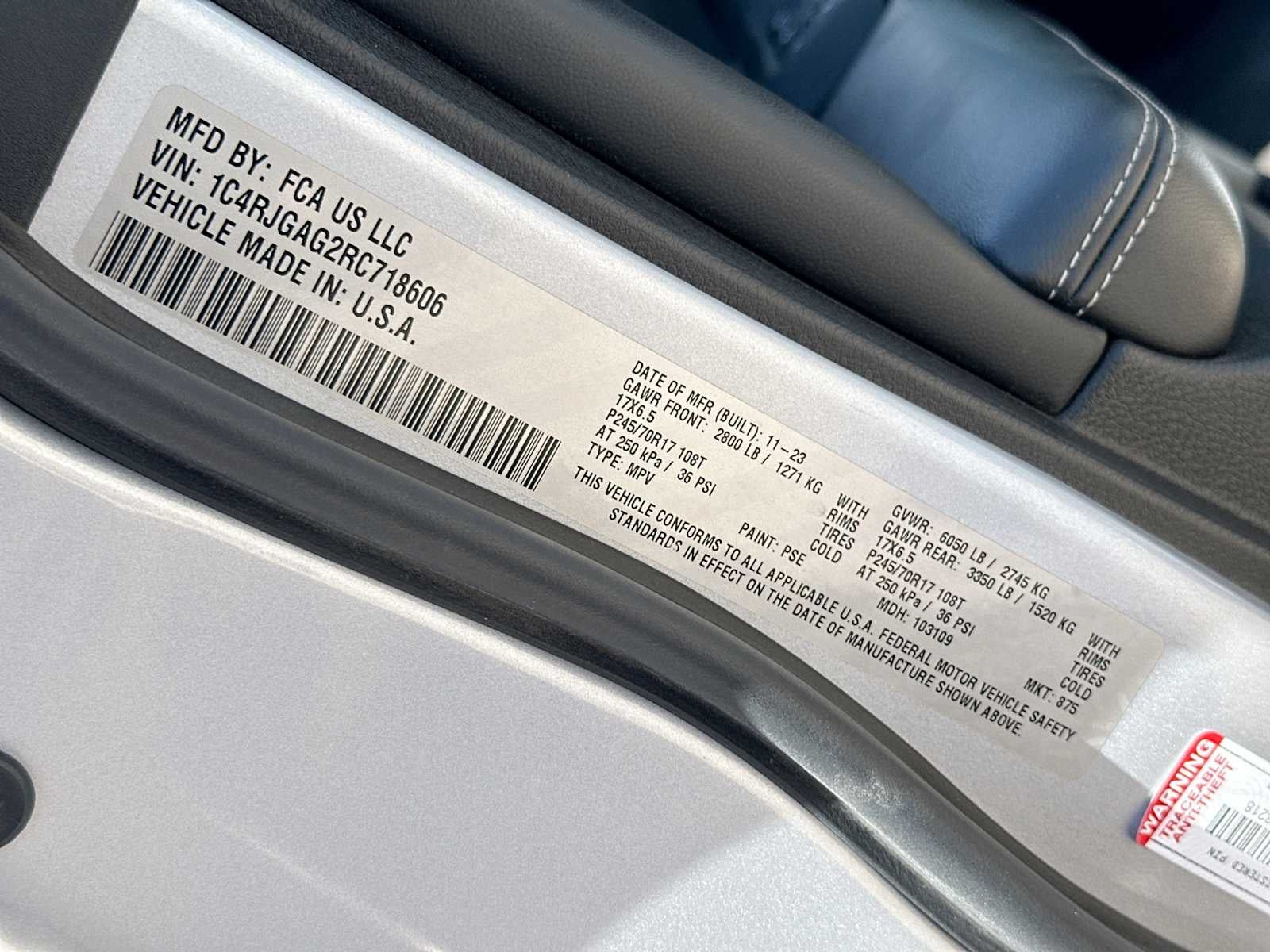 2024 Jeep Grand Cherokee Laredo 4x2