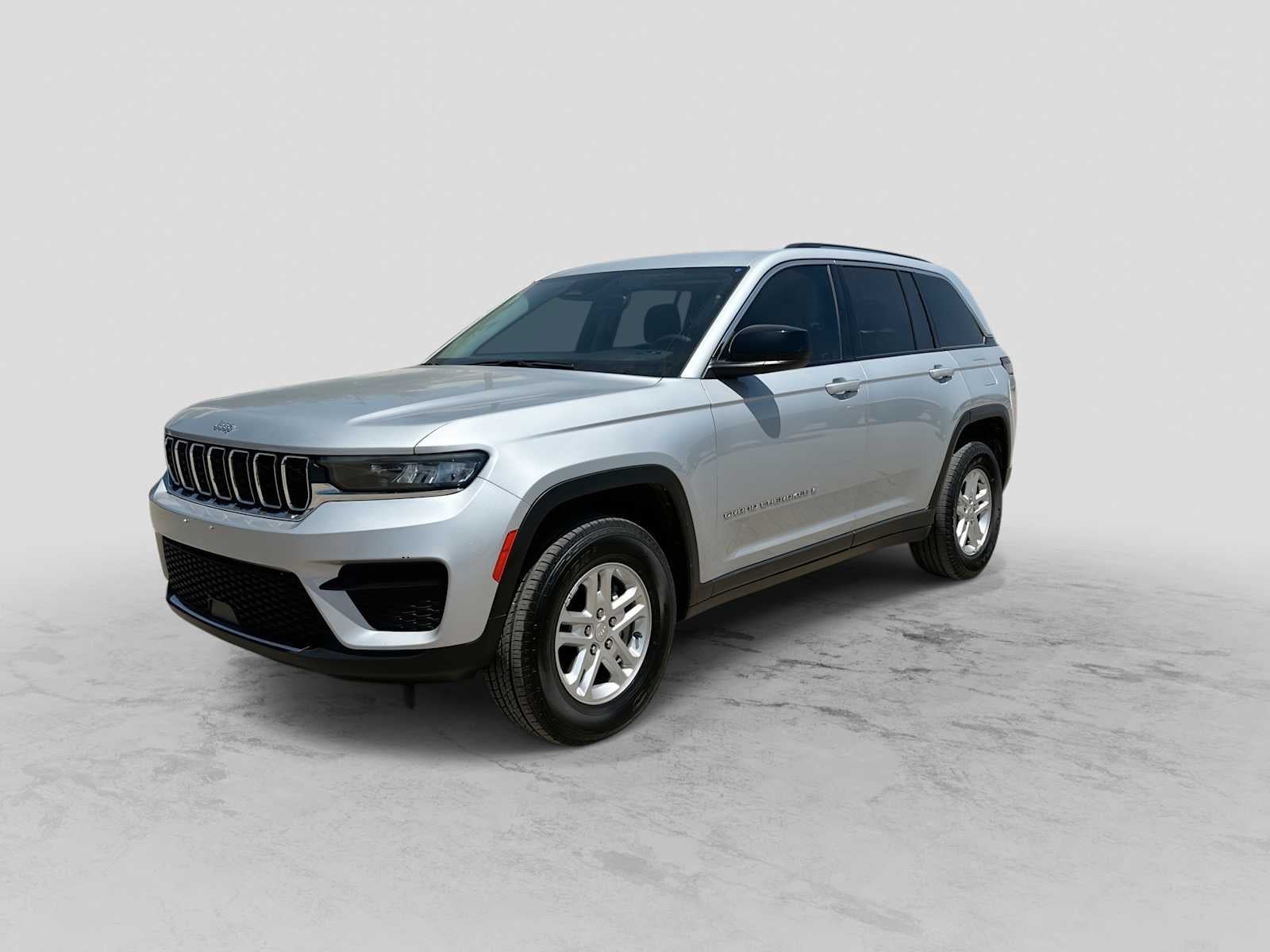 2024 Jeep Grand Cherokee Laredo 4x2