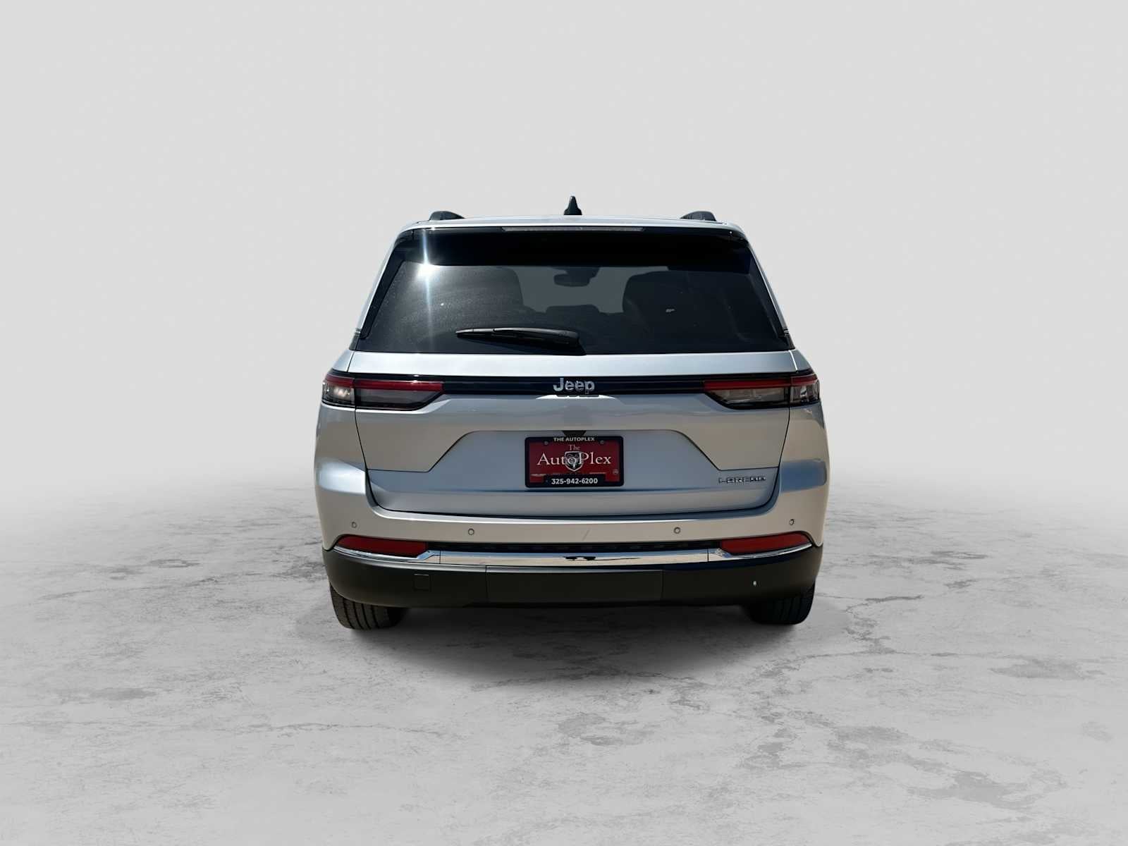 2024 Jeep Grand Cherokee Laredo 4x2